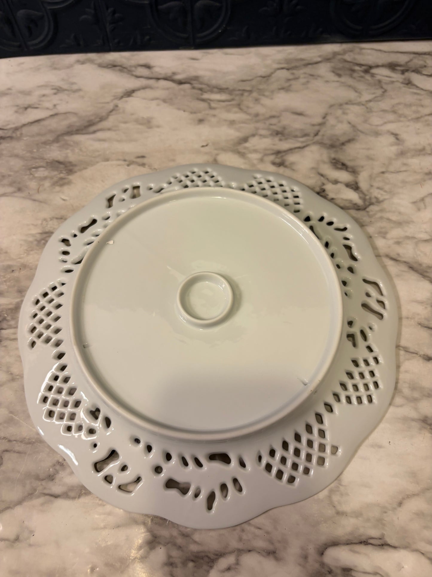 White Lace Edge Plate 10"