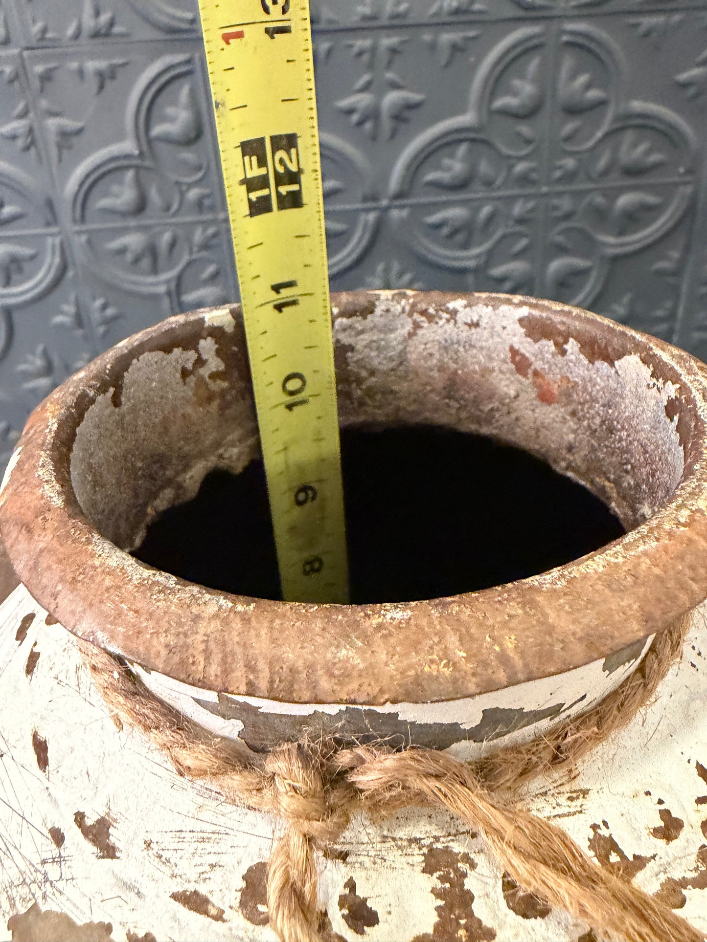 Round Metal Pot White Distress
