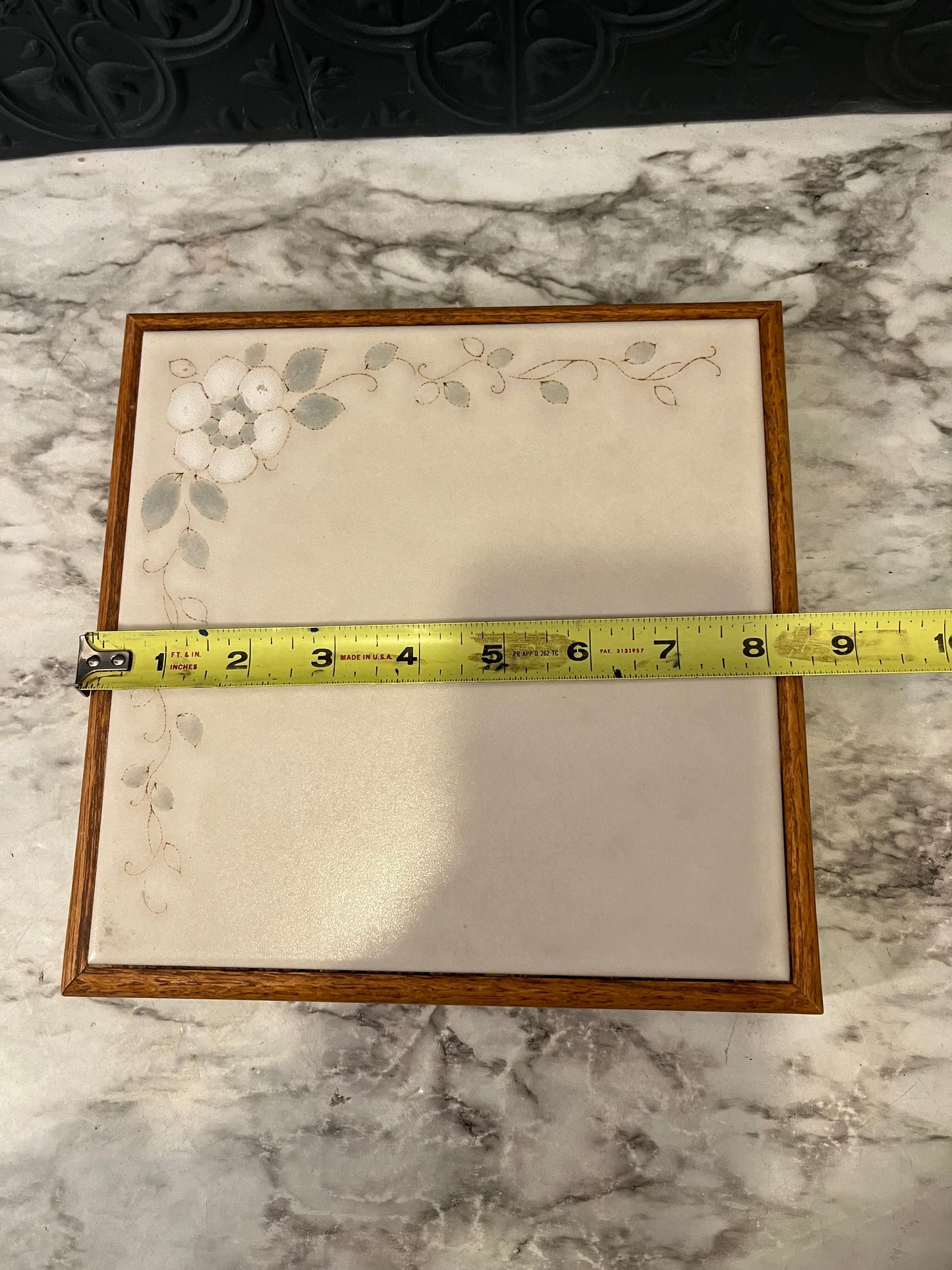 Tile Trivet with White Daisy