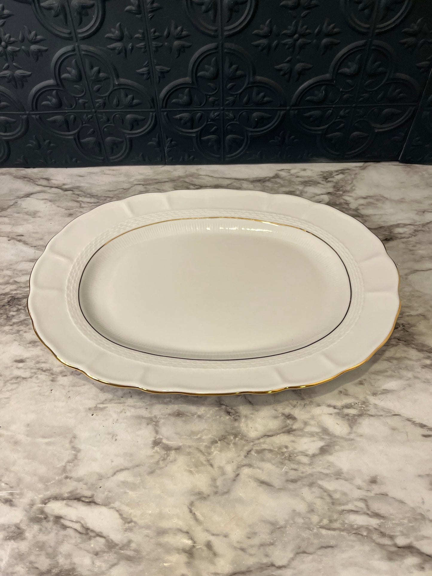 Jrjs Cream Serving Platter with Gold Edge