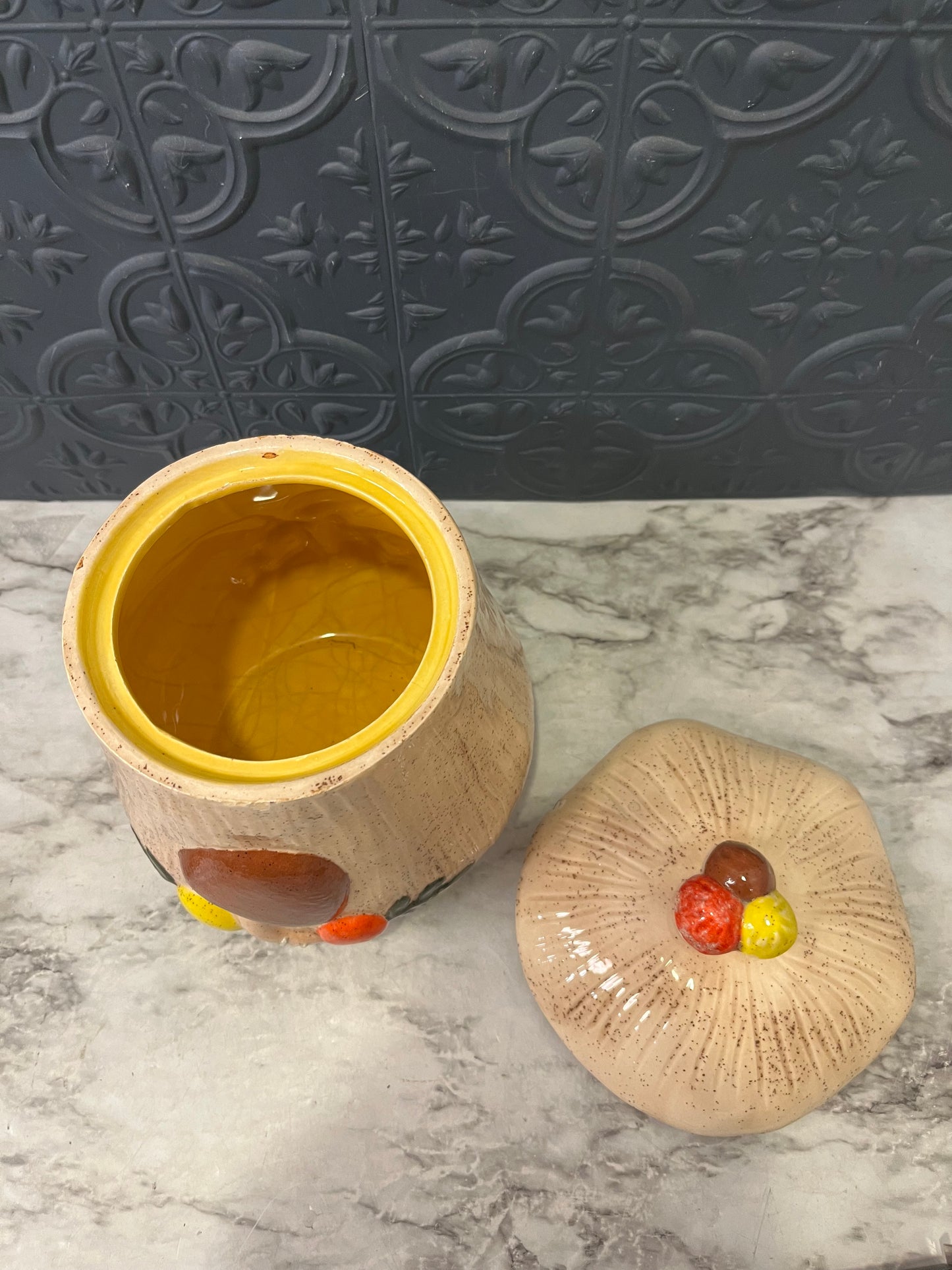 Arnels Mushroom Canister