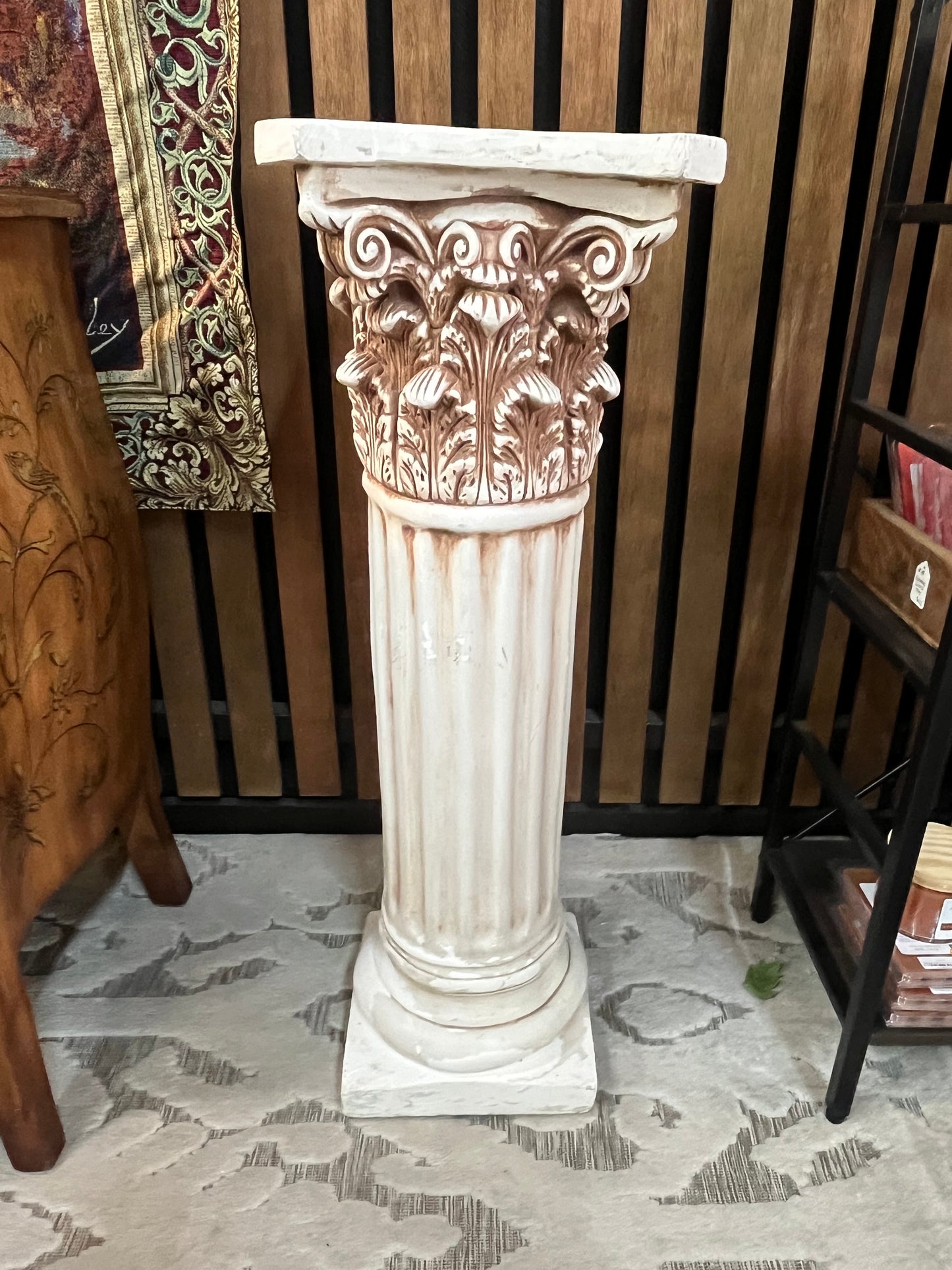 Cream Pillar with Brown Shading
