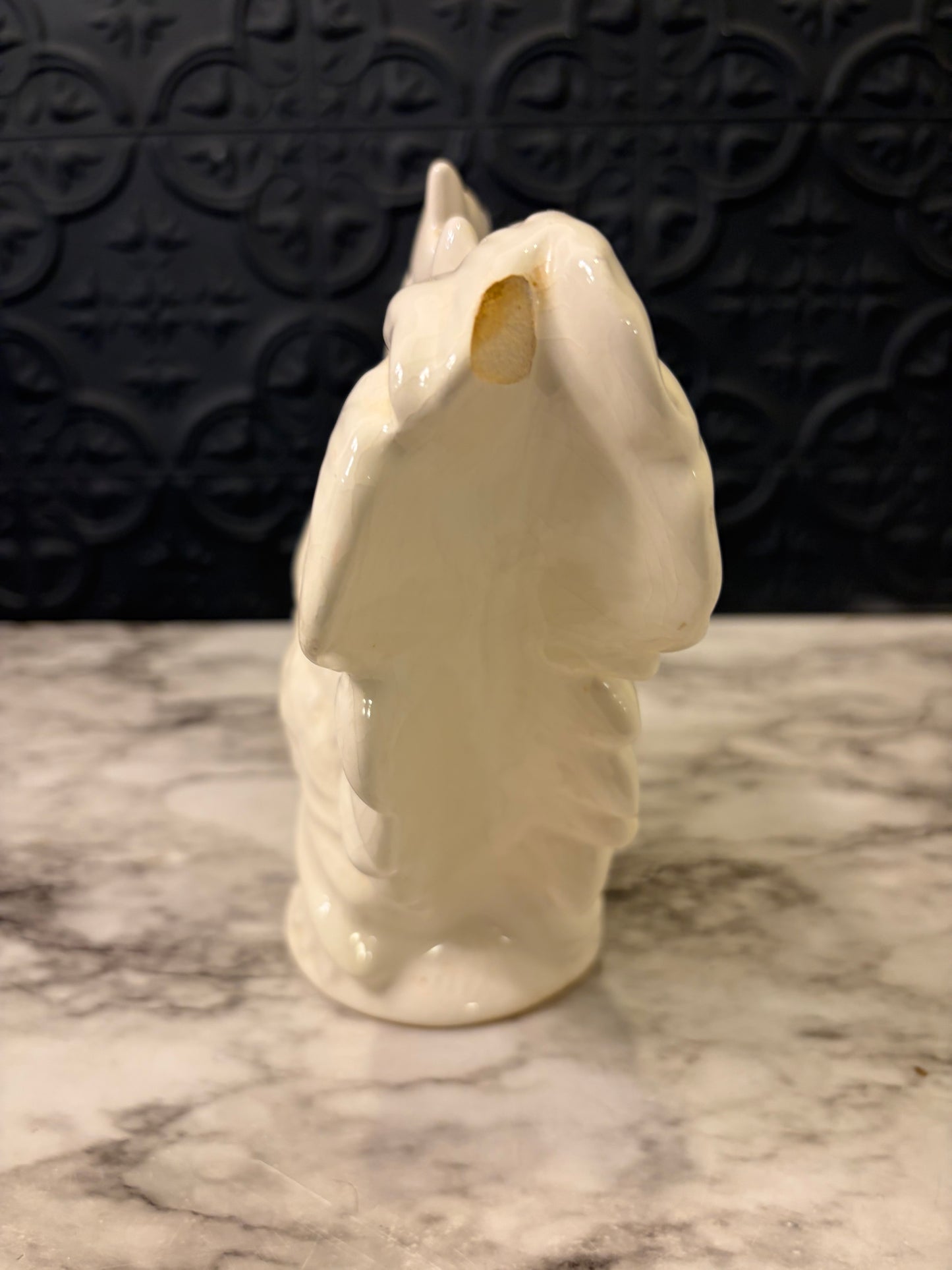 Cream Crackle Rooster with Chip