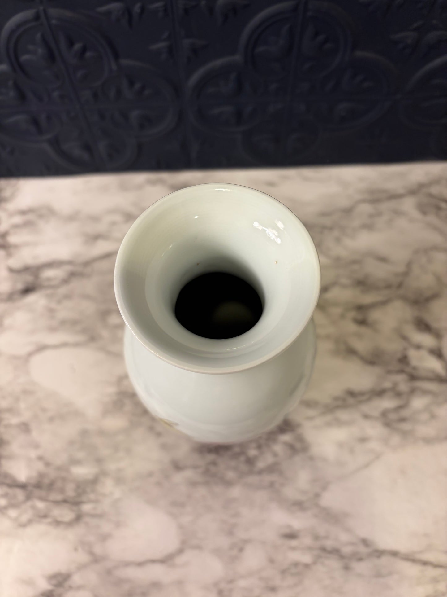 Porcelain Vase white with Lotus
