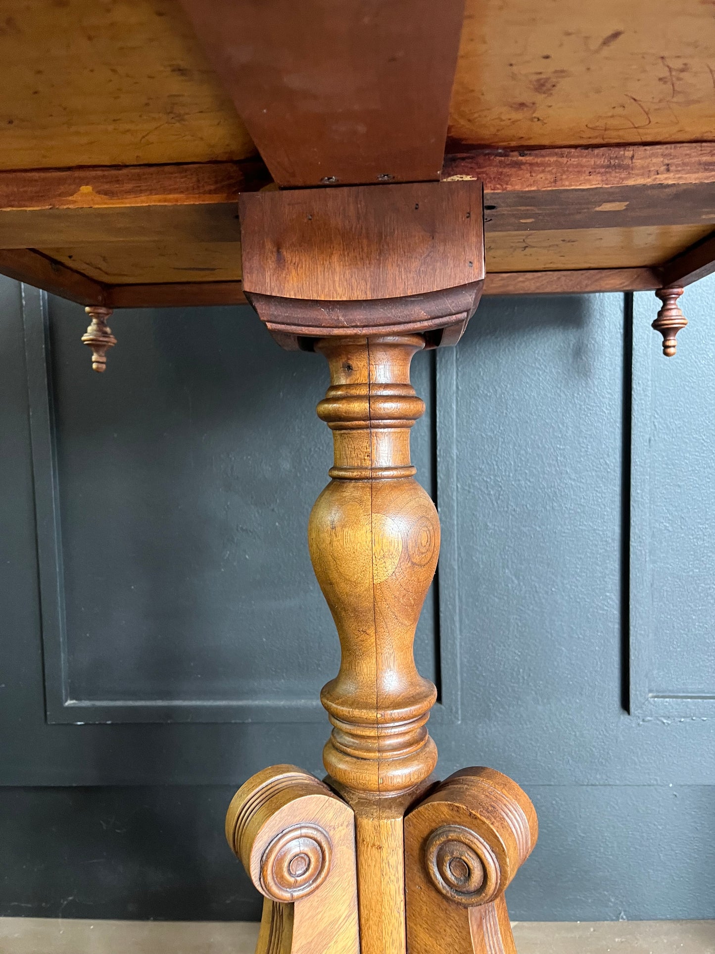 Antique Wood Parlor Table with Finial Corners