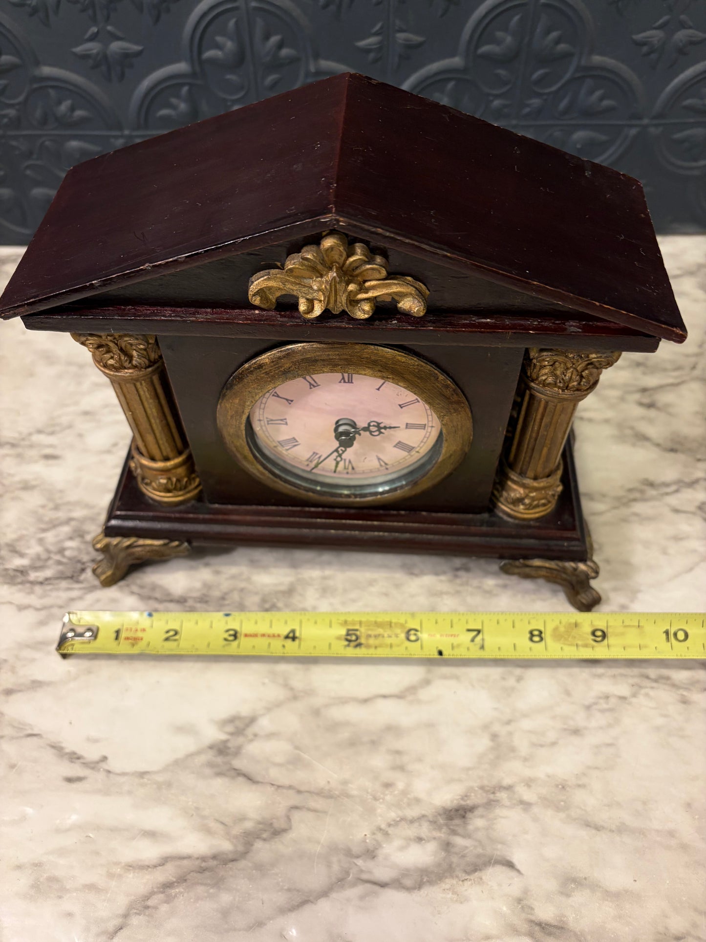 Mantle Clock with Decorative Goldtone Pillars