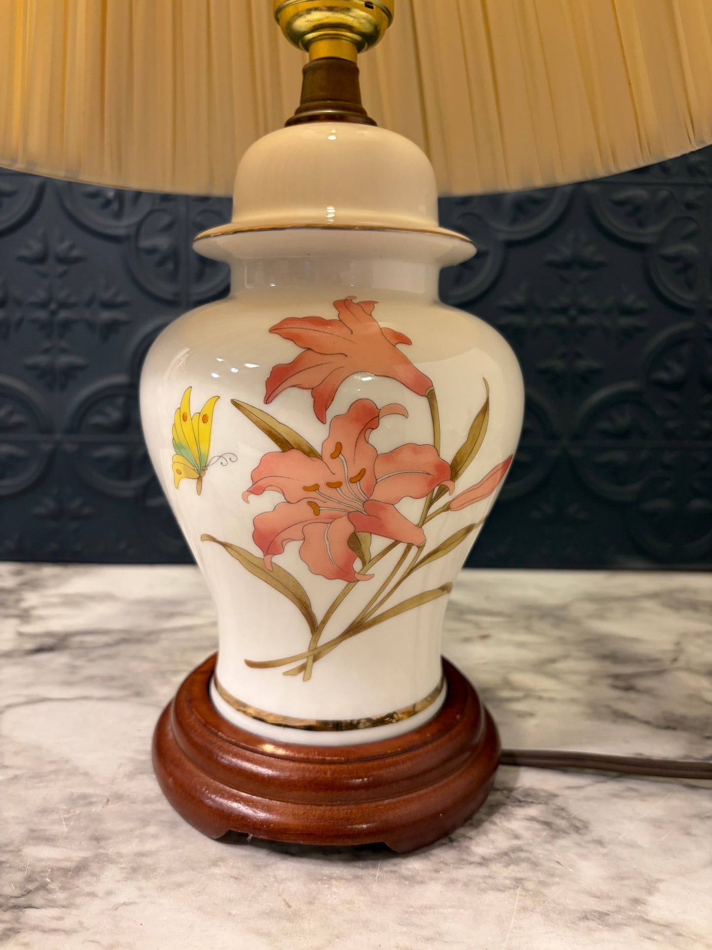 White Table Lamp with Pink Lillies