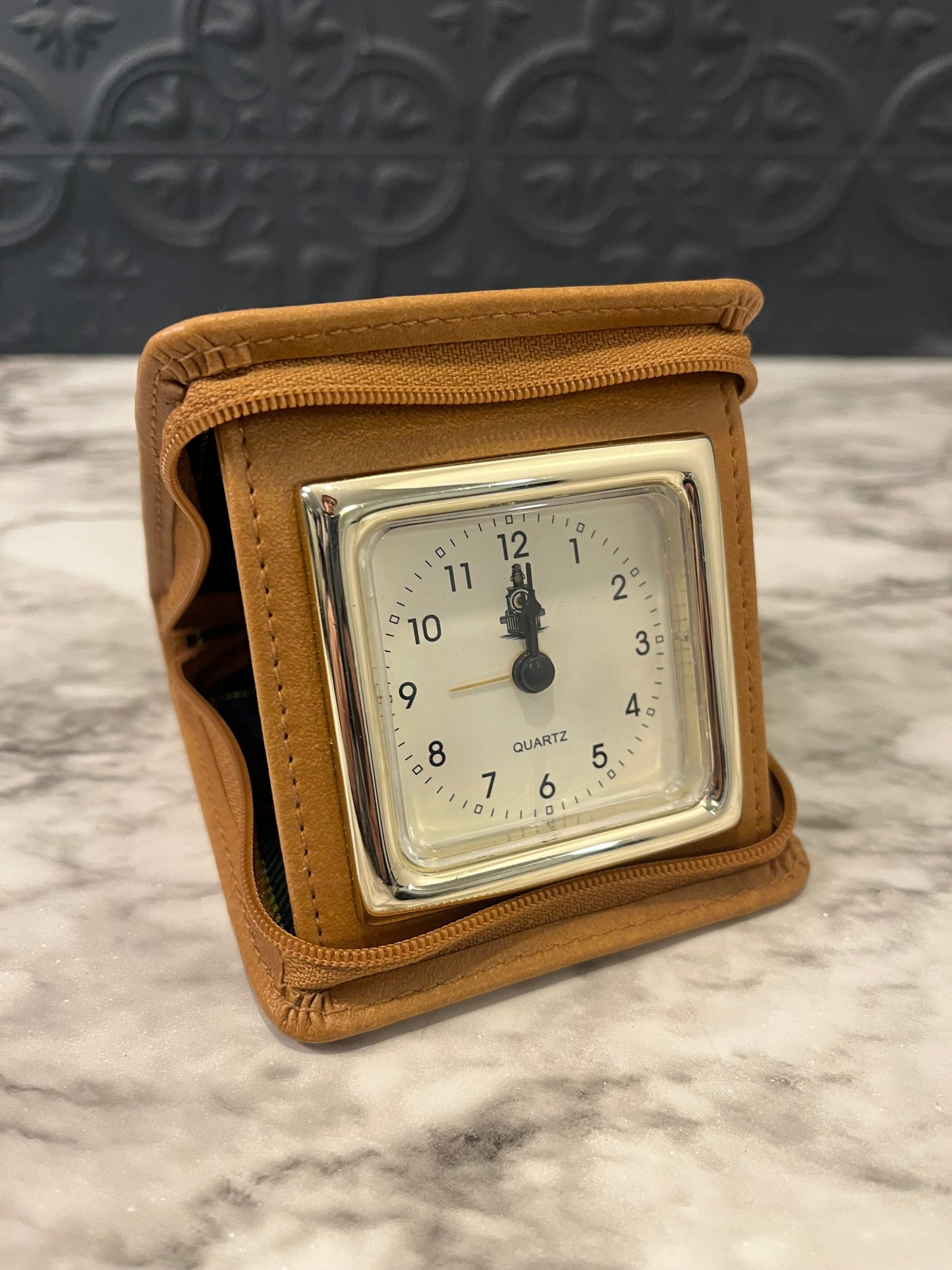 Travel Clock in Leather