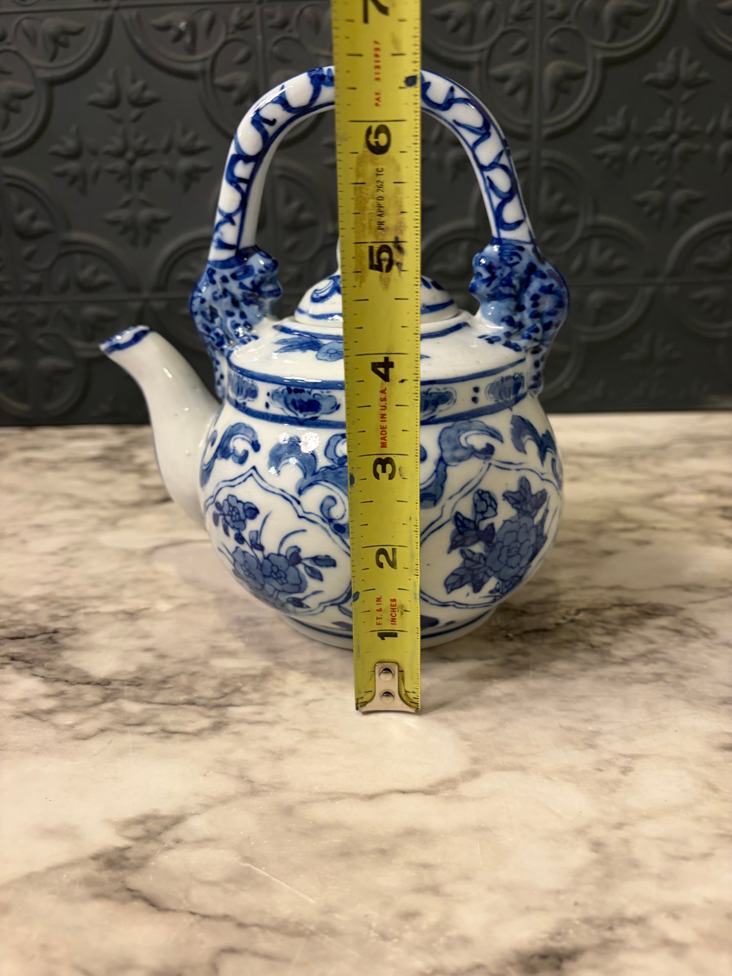 Blue and White Porcelain Teapot with Gecko handle