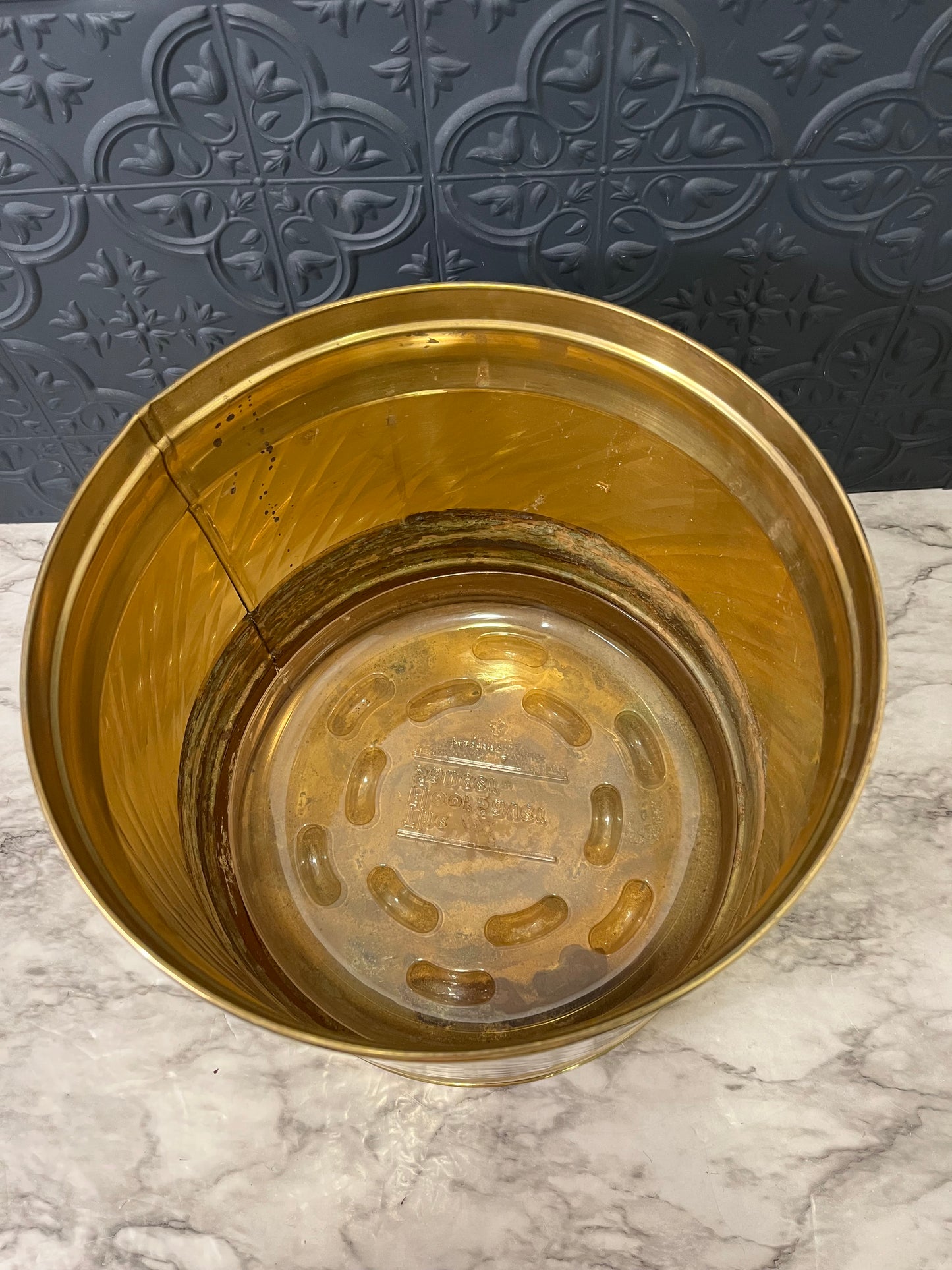 Brass planter 10"