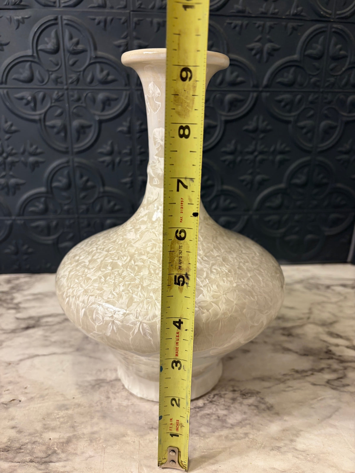 Chinese Cream and white Cystalline Glaze Pottery Vase