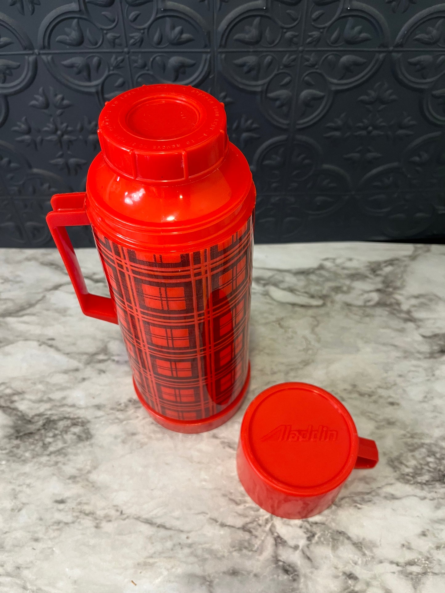 Aladdin Red Plaid Thermos