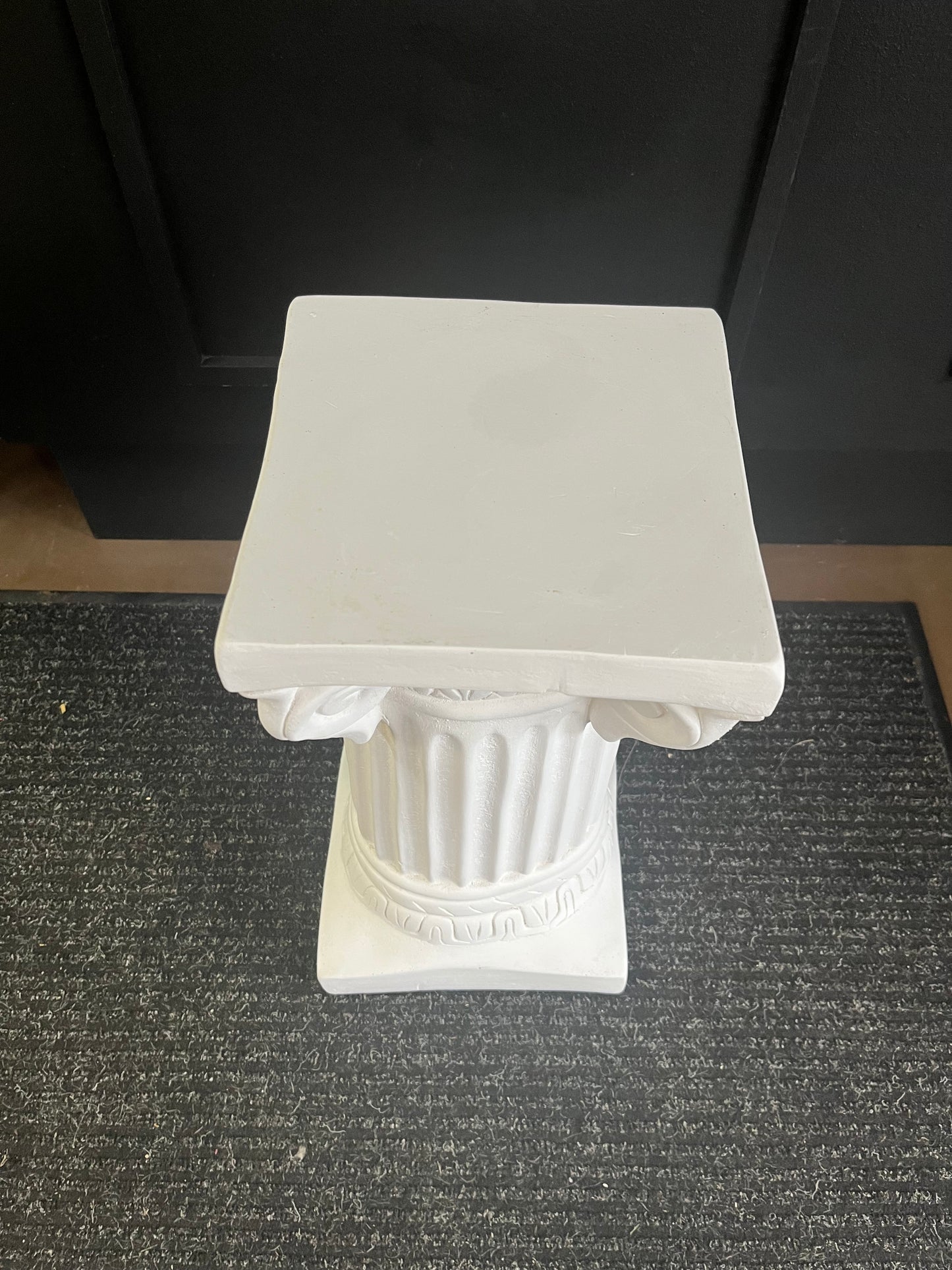 Plaster Pillar 18.5" Tall