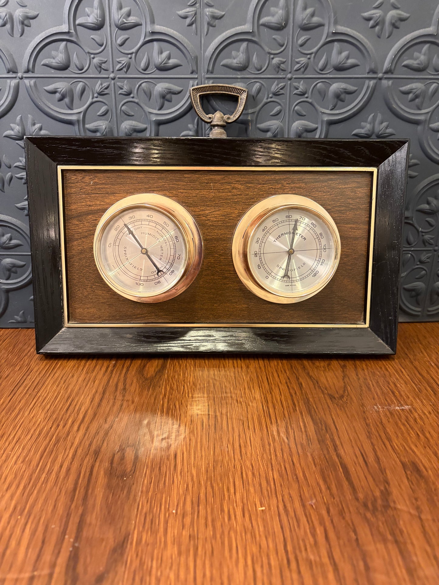 Springfield Barometer and Humidity Weather Station