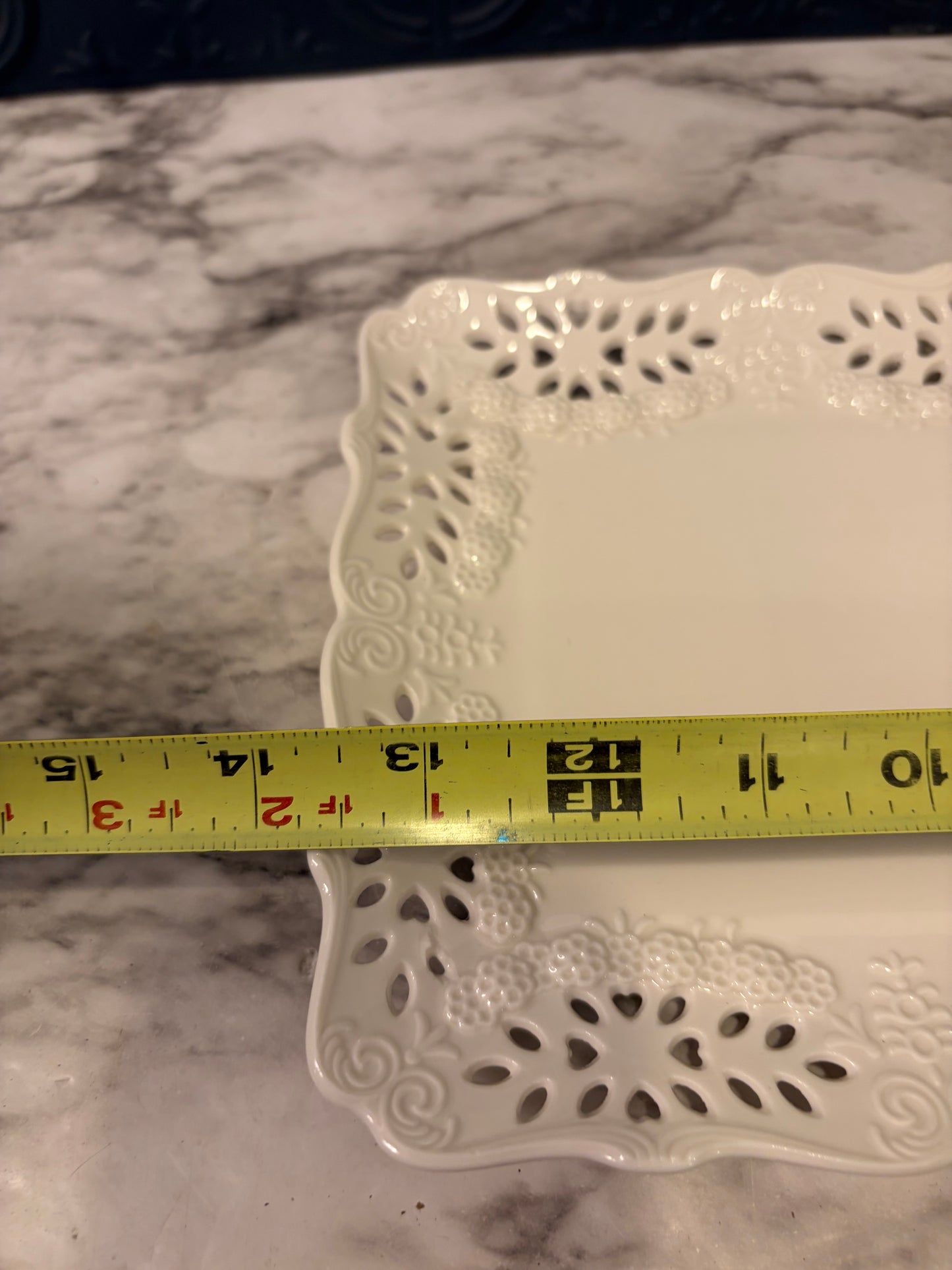 Peppertree Tabletops Rectangle Lace Edge Platter
