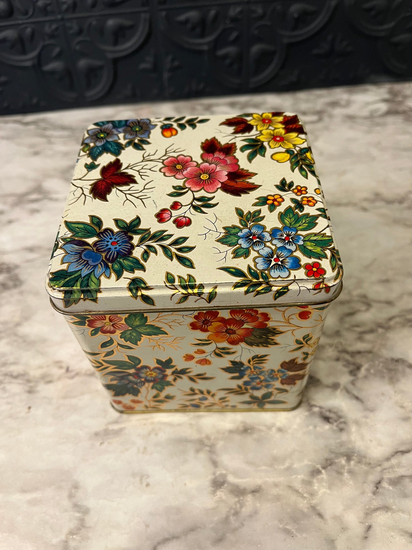 Daher Multicolor Floral Square tin