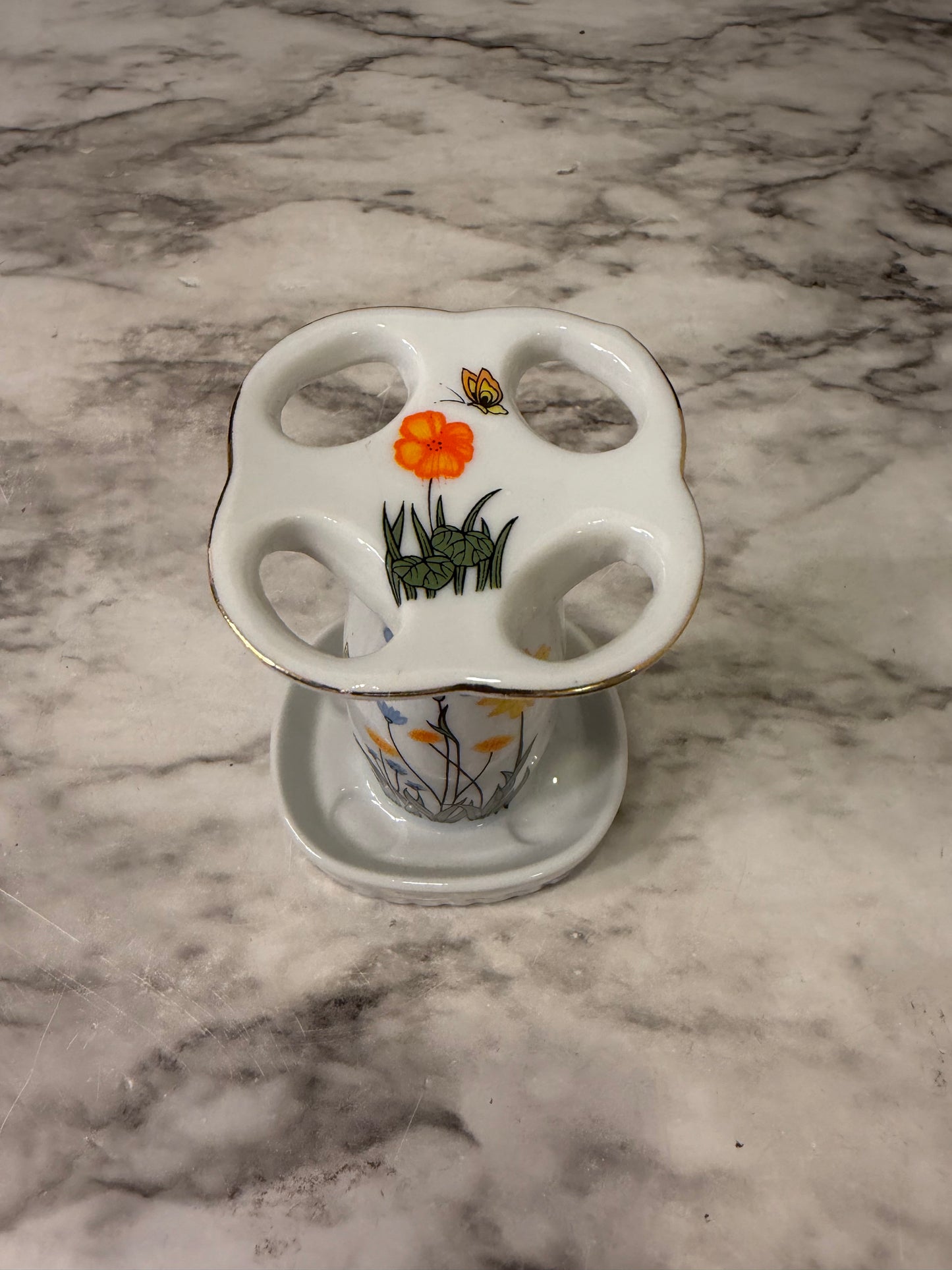 Toothbrush Holder with Flowers