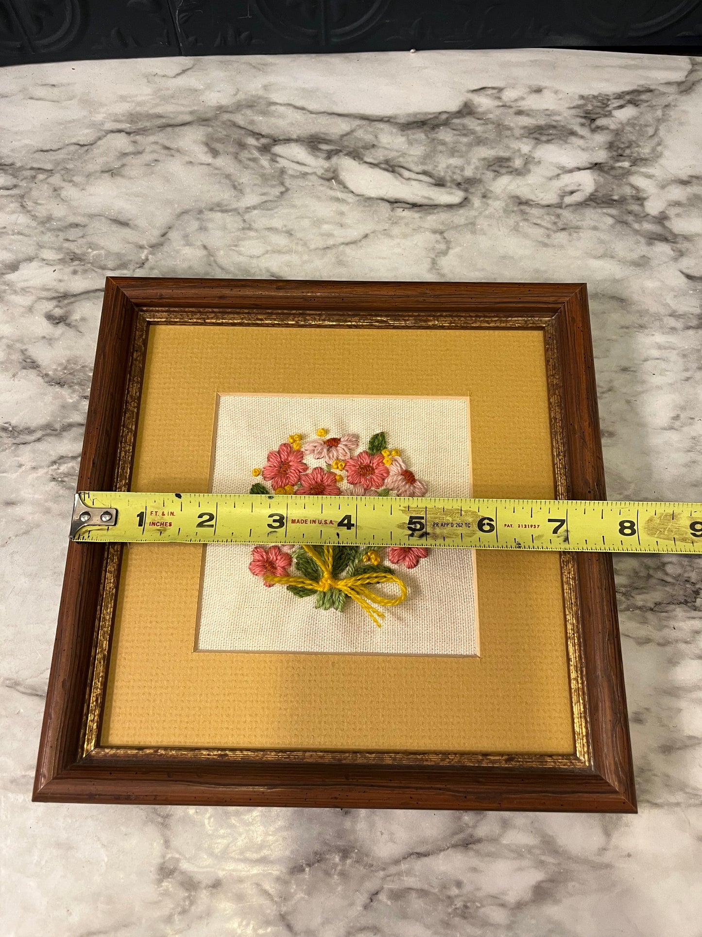 Daisy Framed Crewel