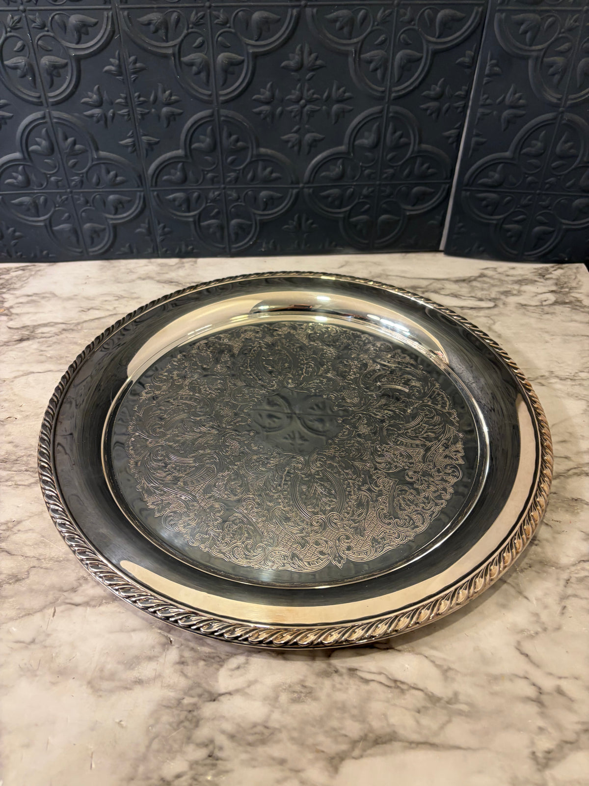Oneida Silver plated Round Tray 14.75"