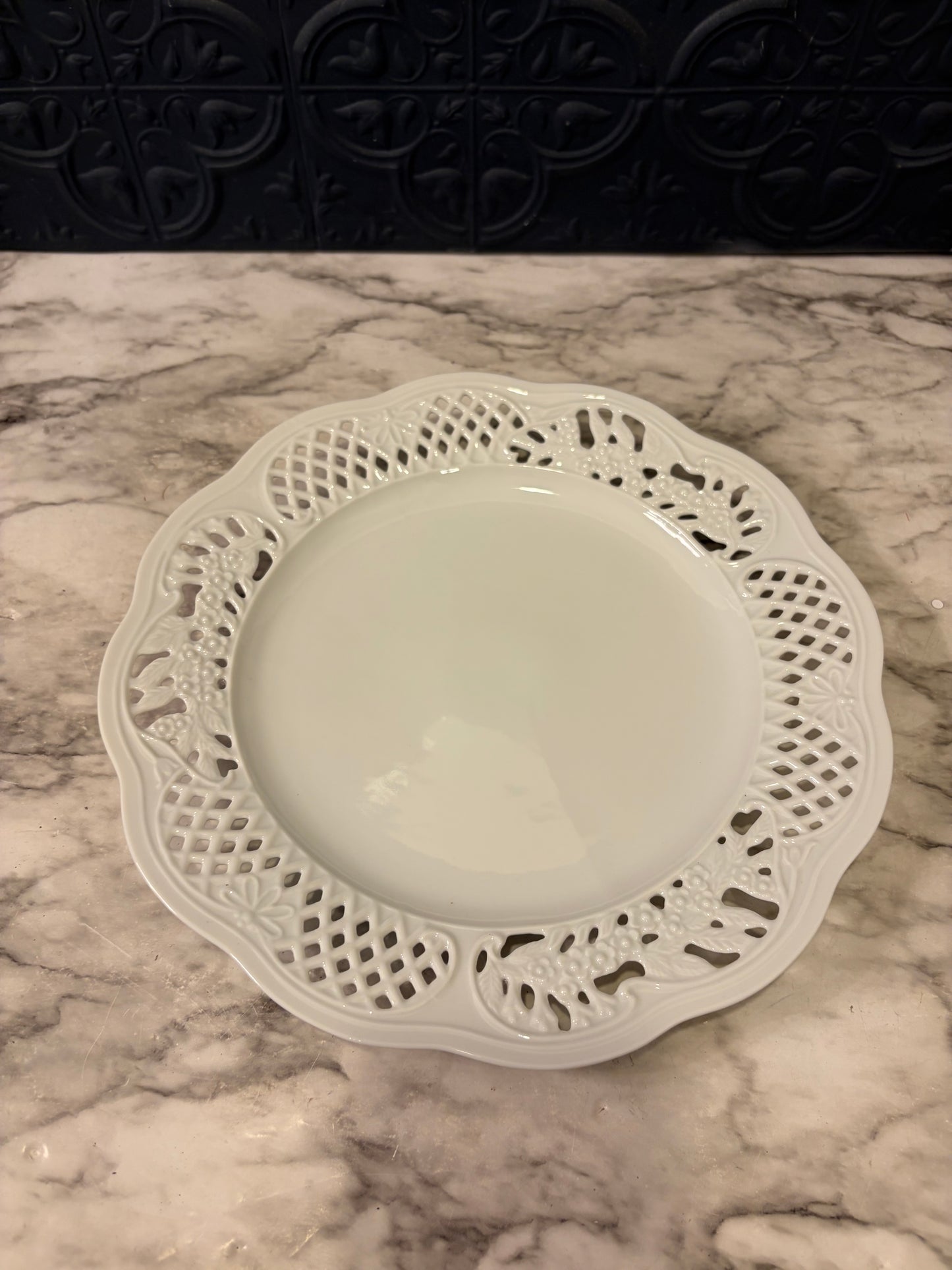 White Lace Edge Plate 10"