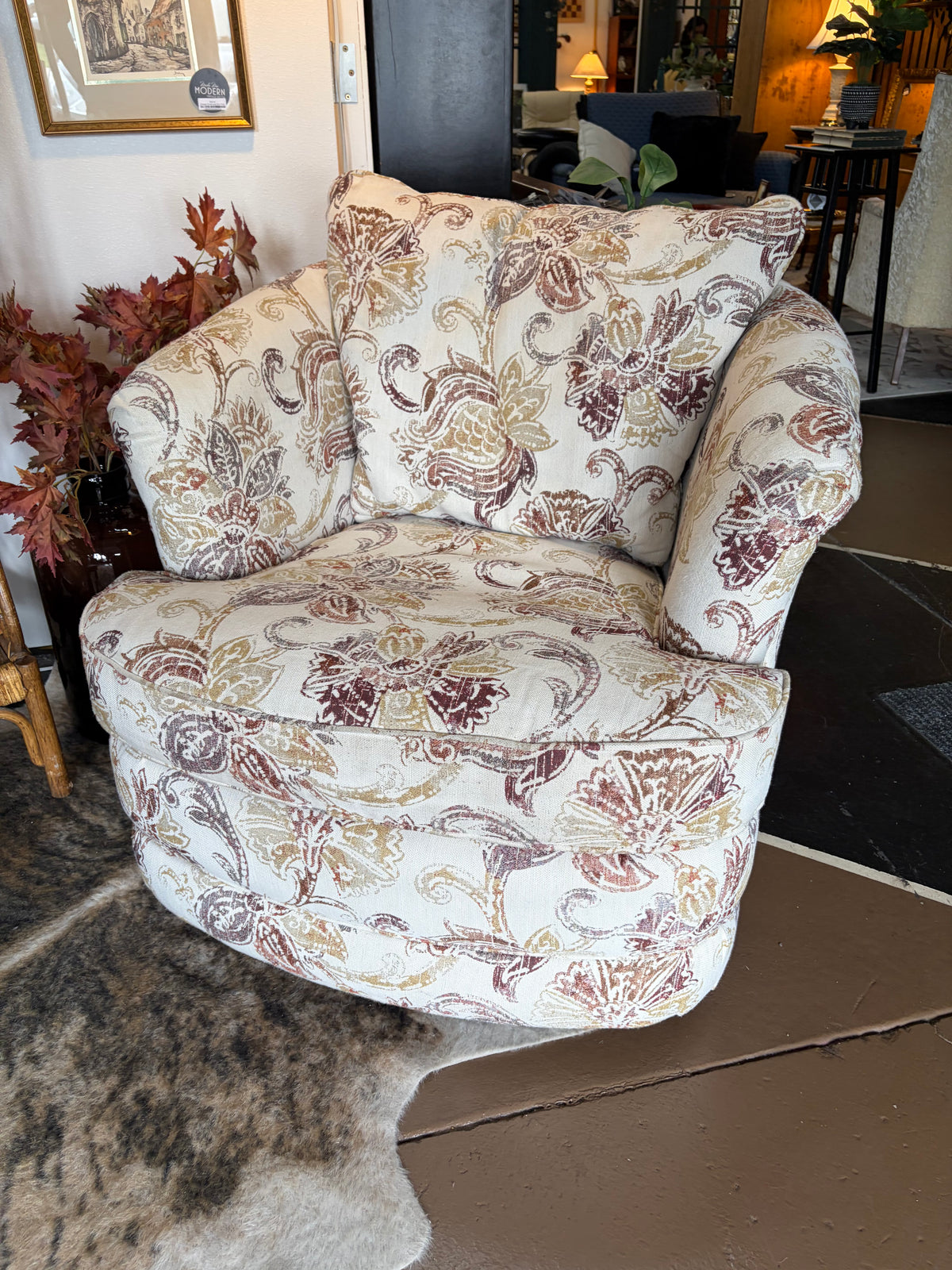 Lazyboy Cream Swivel Chair with Brown and Tan Design