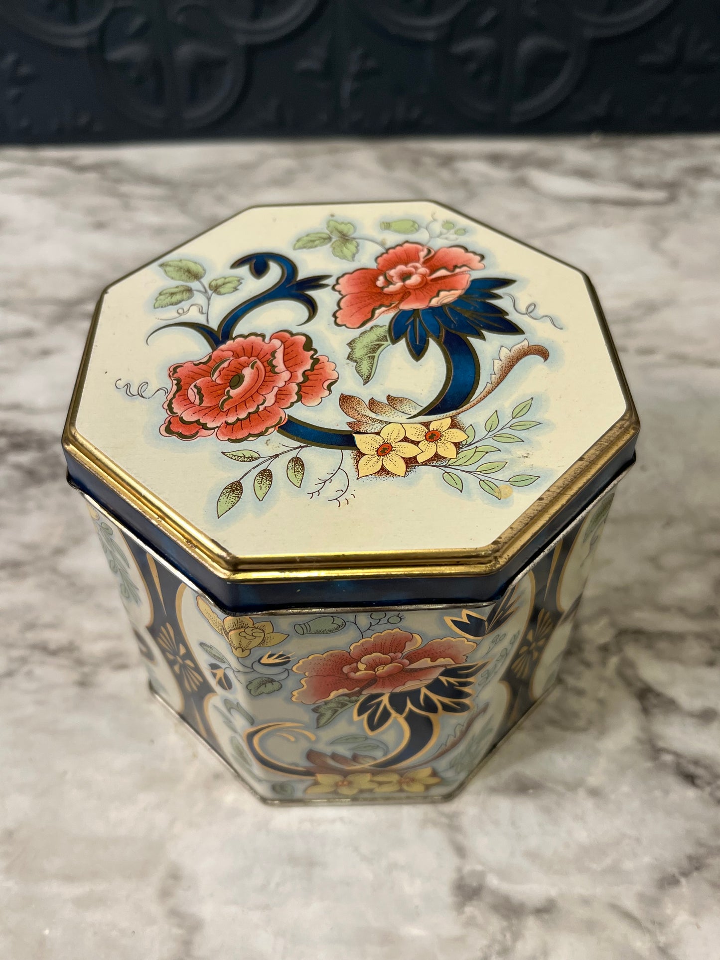 English Hexagon Tin
