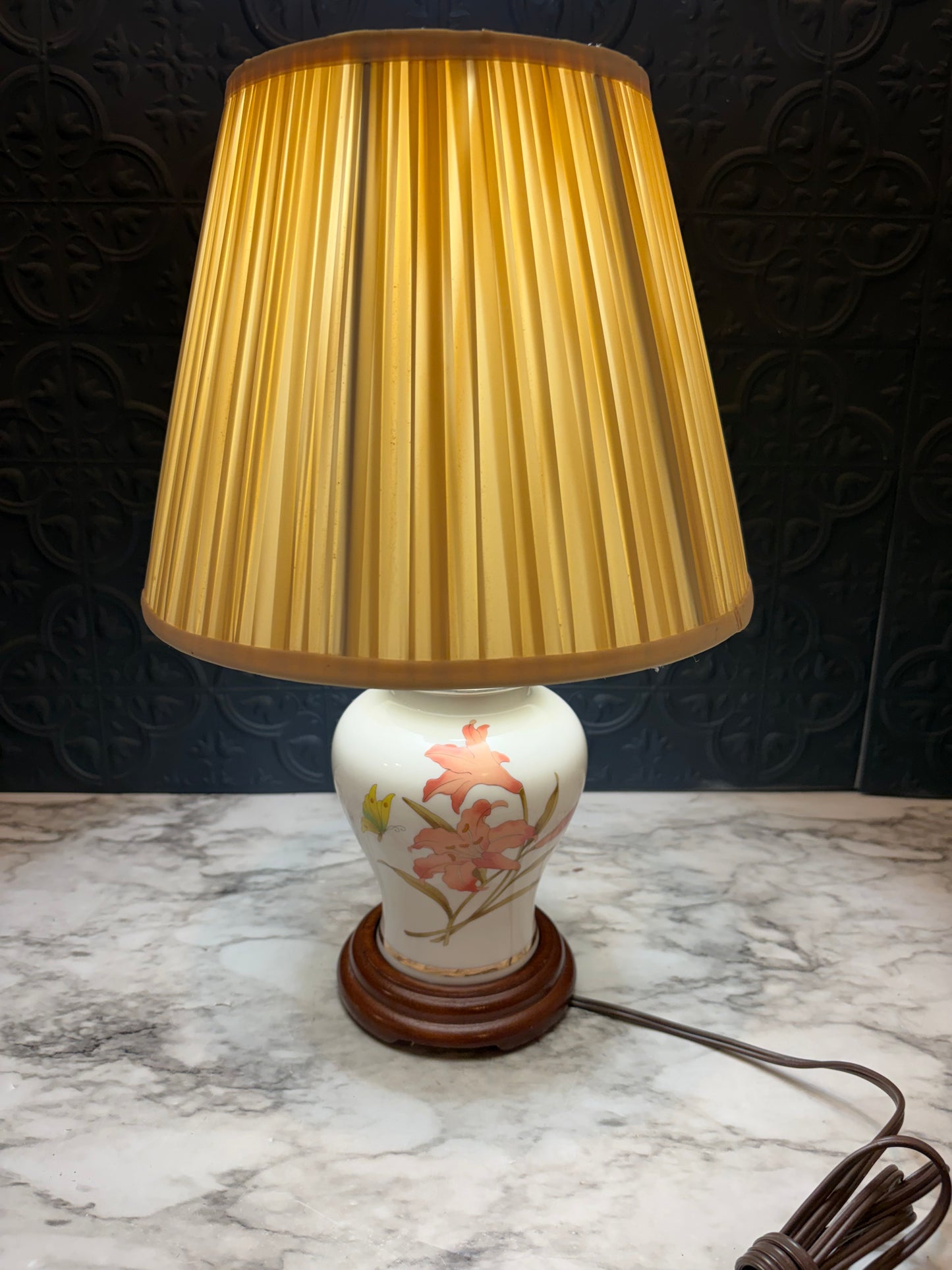 White Table Lamp with Pink Lillies