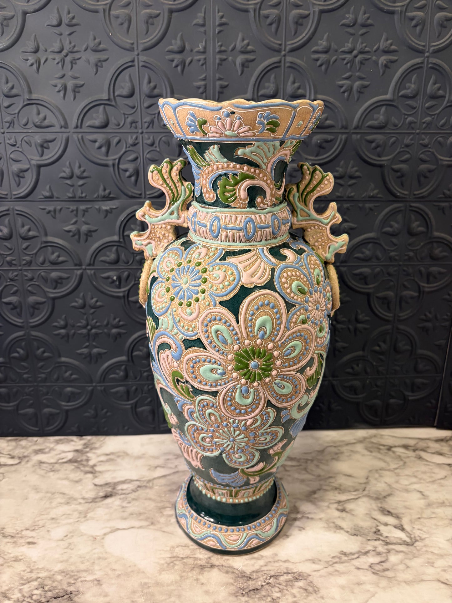 Hand Painted Moriage Japanese Vase