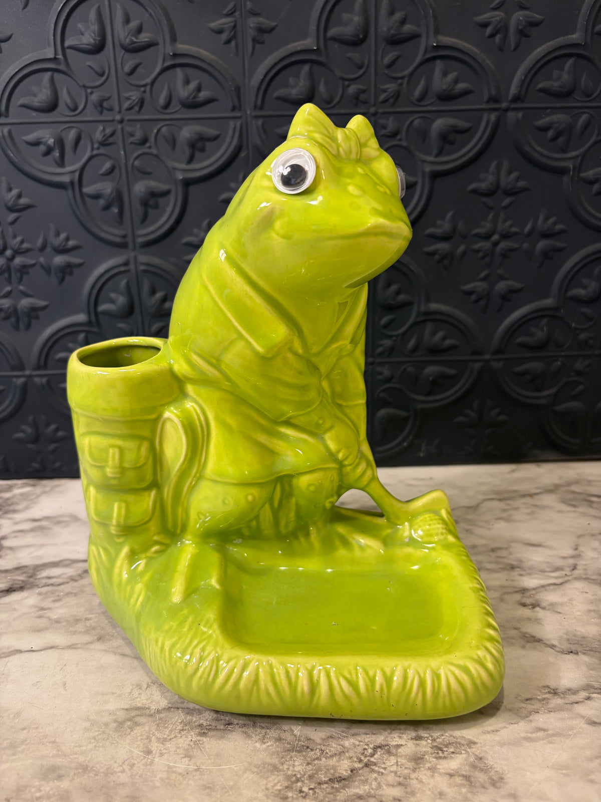 Green Ceramic Frog Golfer