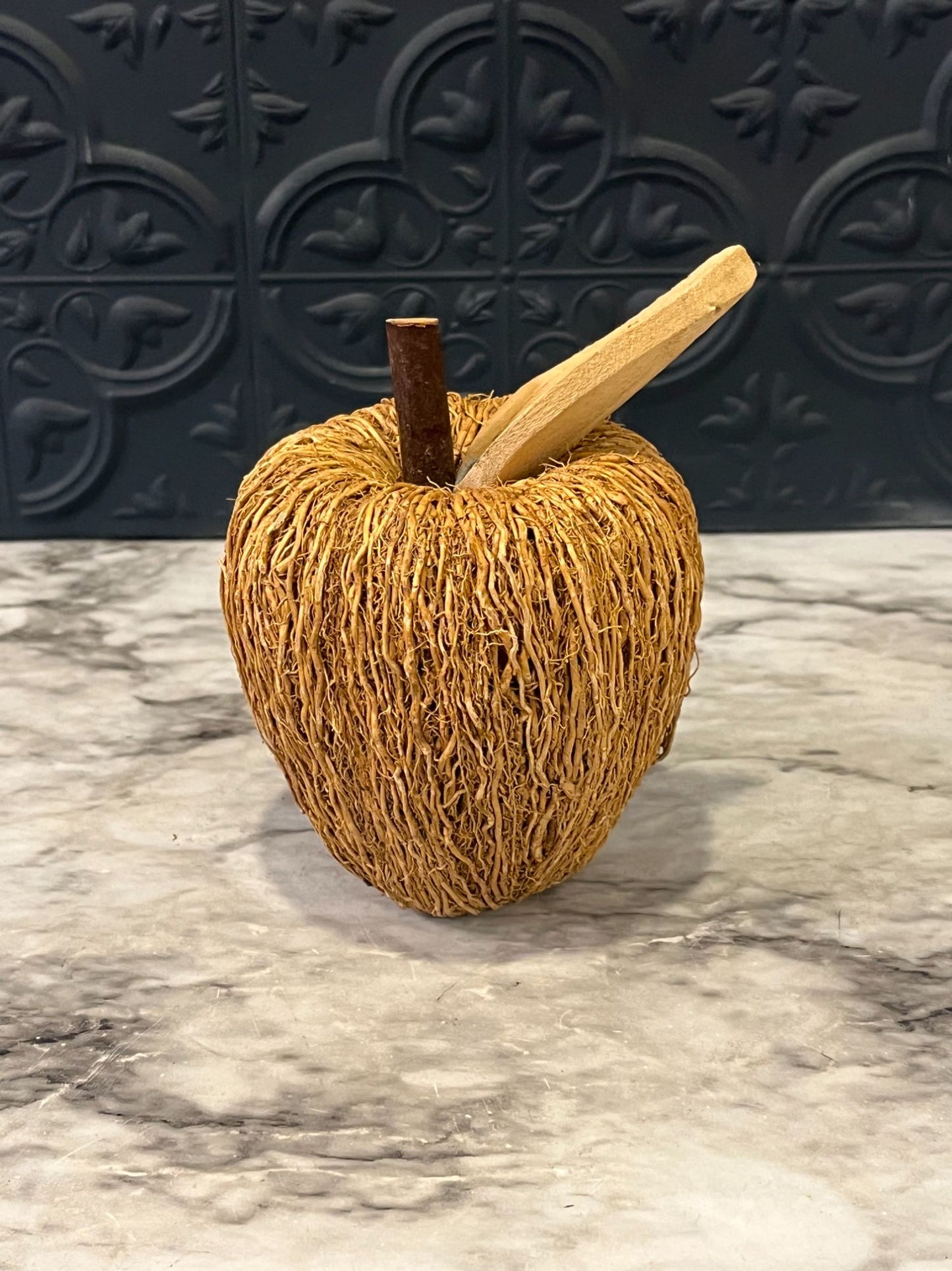 Straw Apple