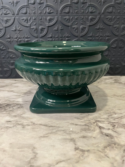 Haegar Hunter Green Pedestal Planter