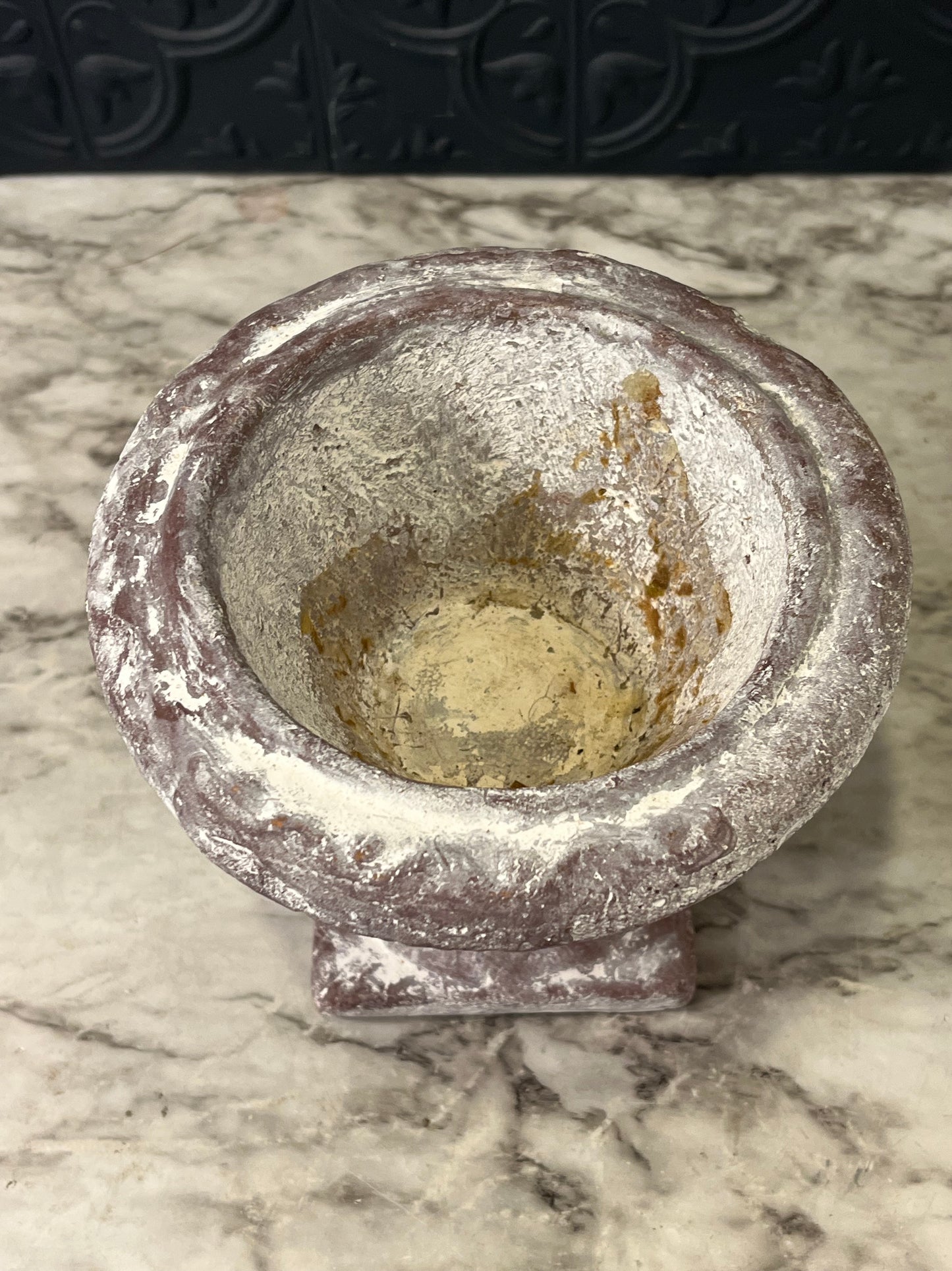 Small Whitewash urn