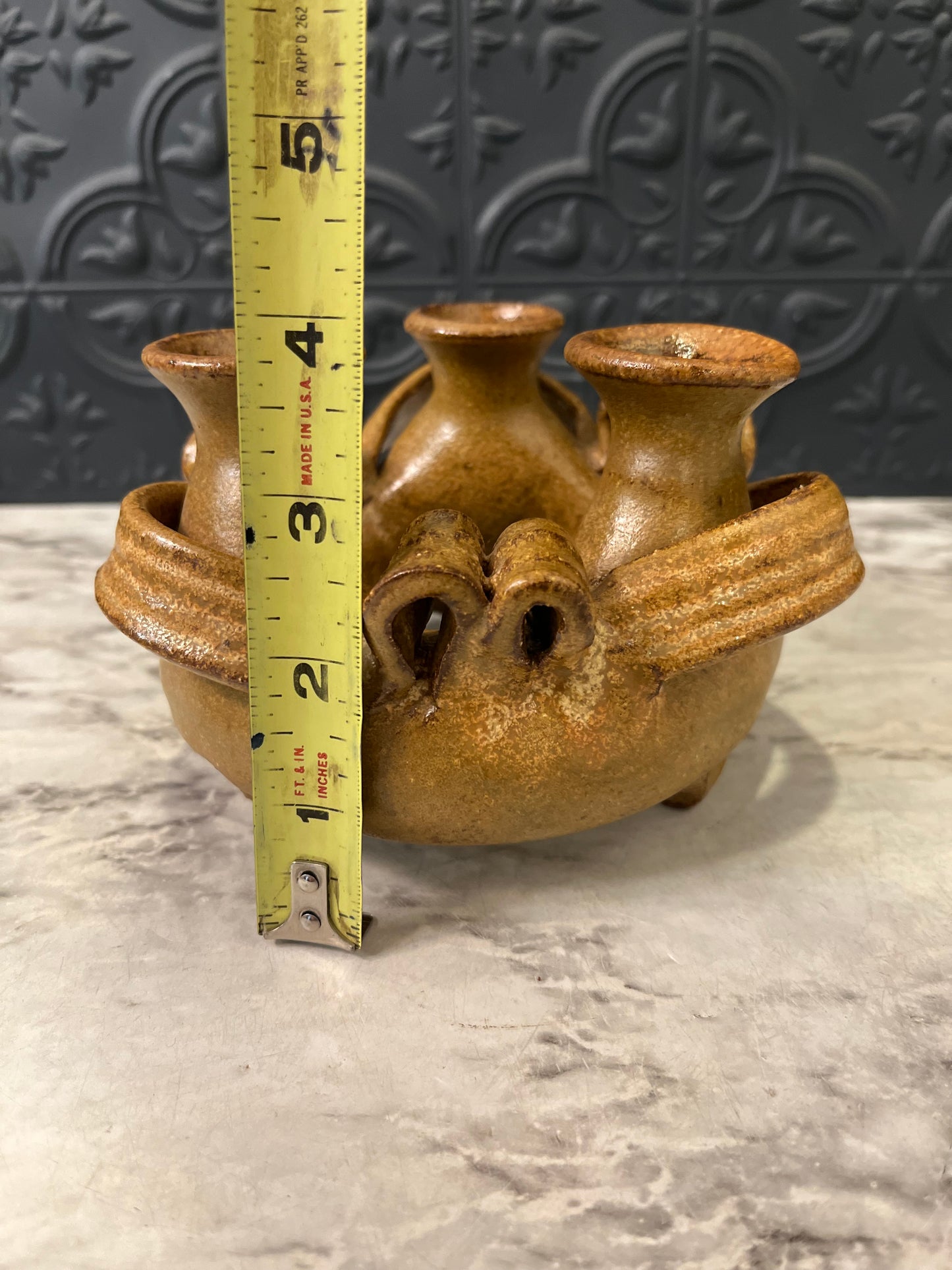 Ring Pottery with 3 Vases