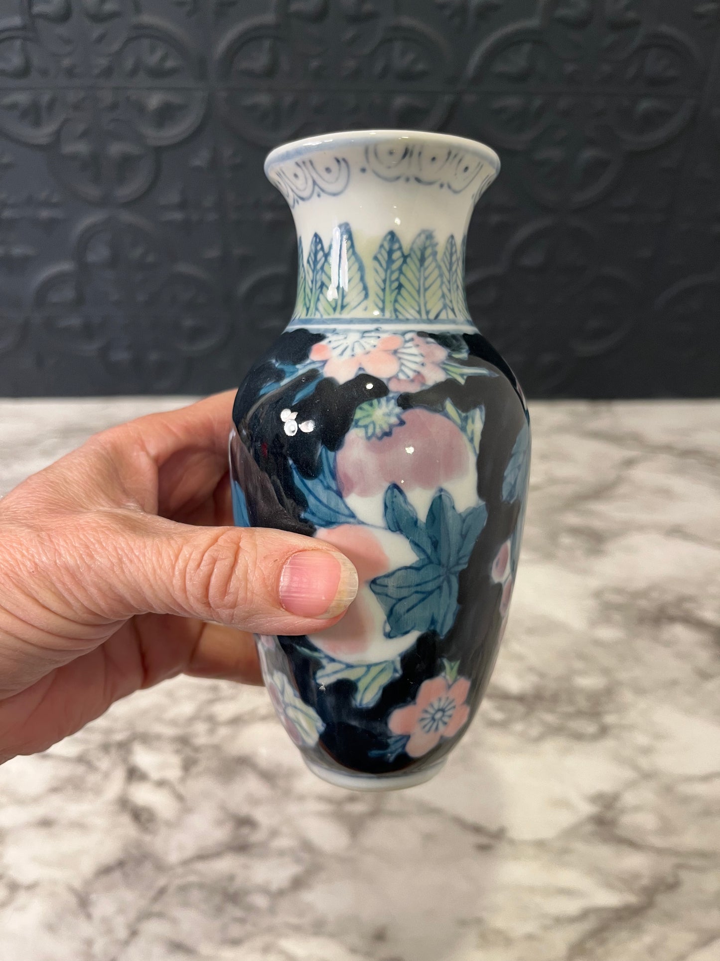 6" floral chinese vase