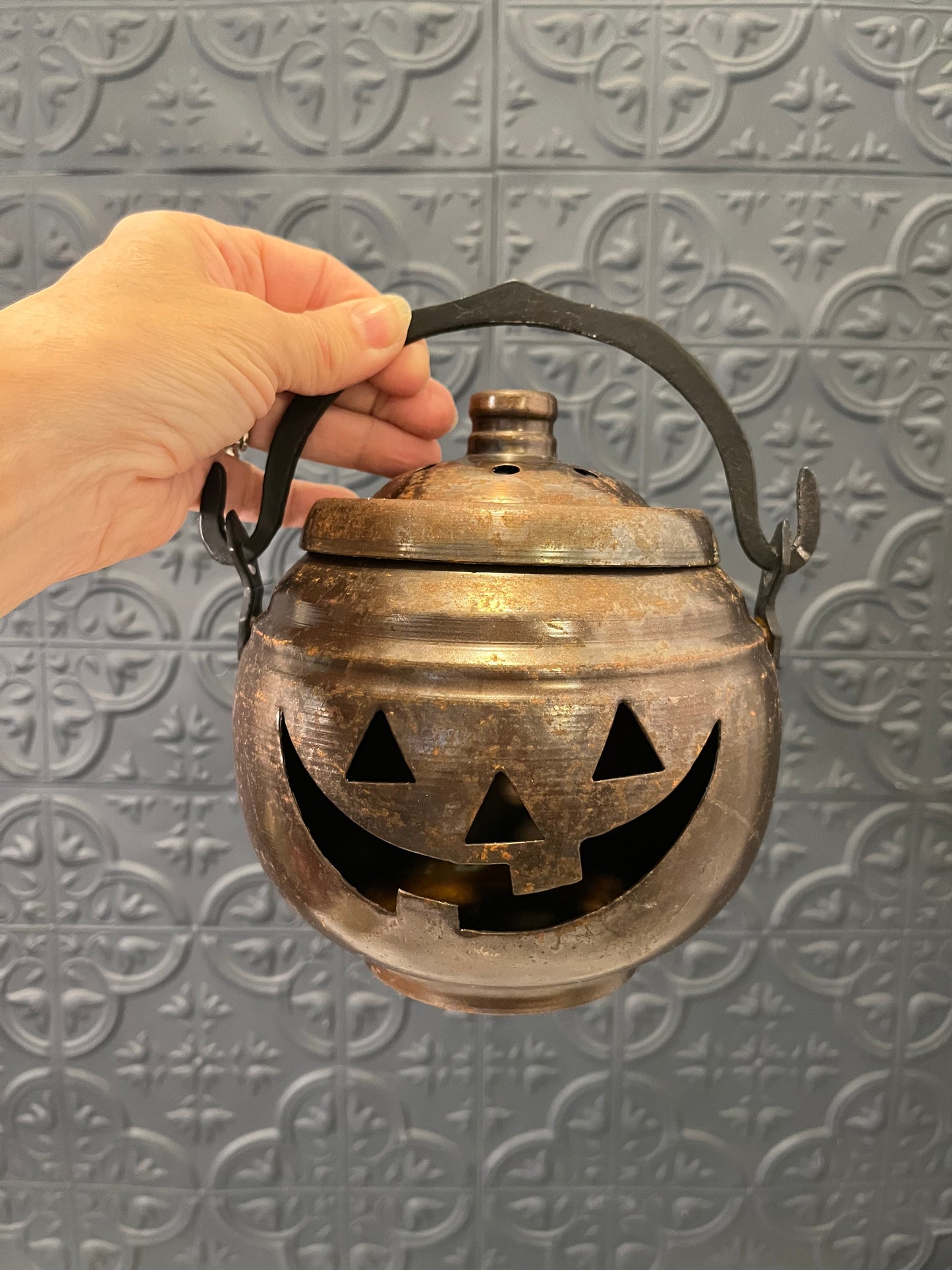 Hosley Metal Jack O'Lantern with Handle