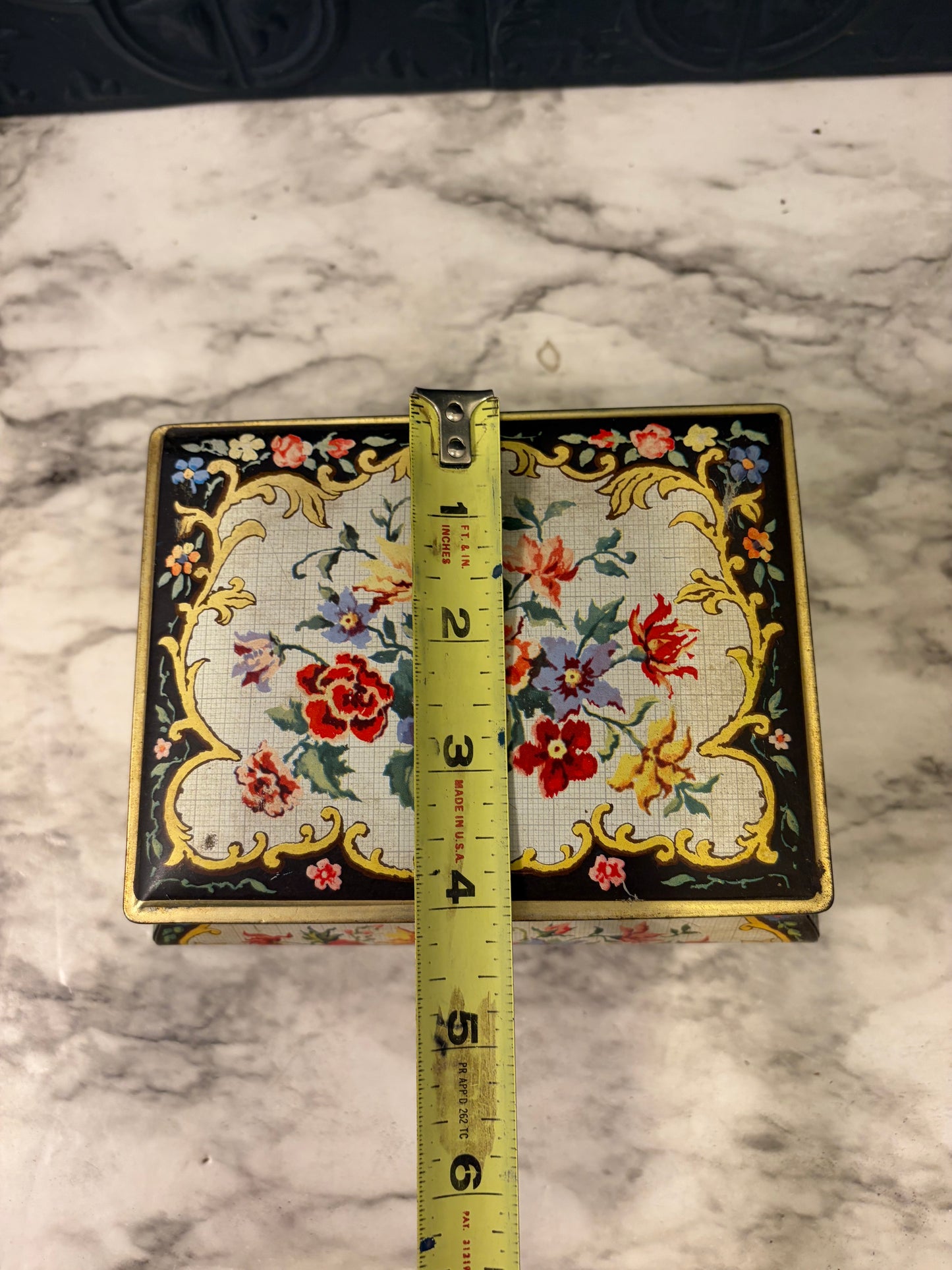 Floral Pattern Biscut Tin