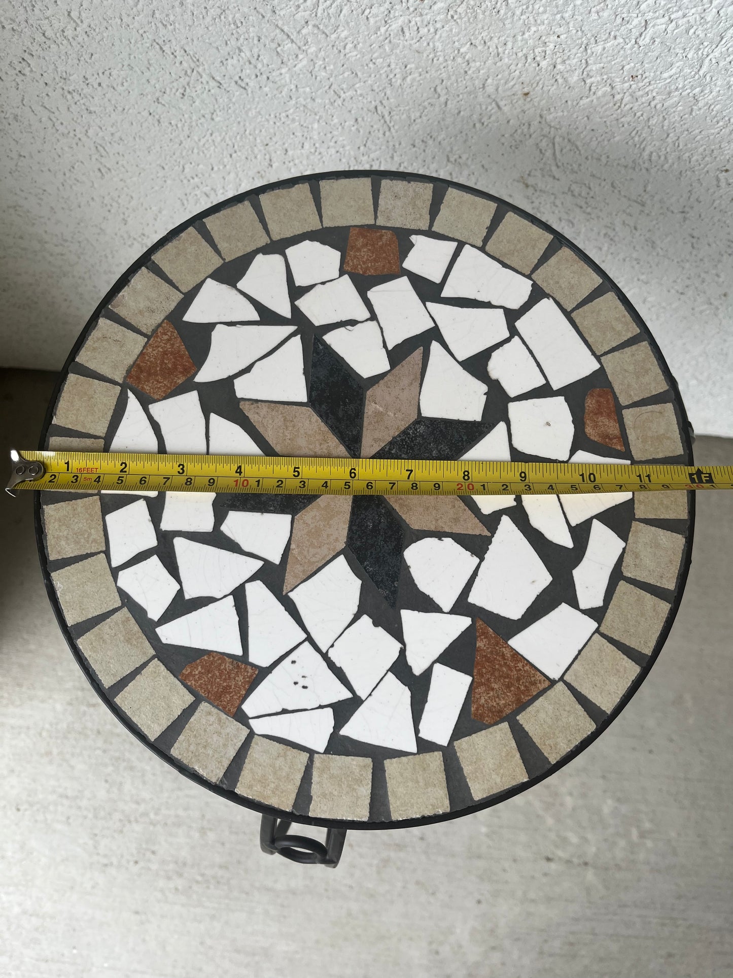 Black Metal Mosaic Plant Stand