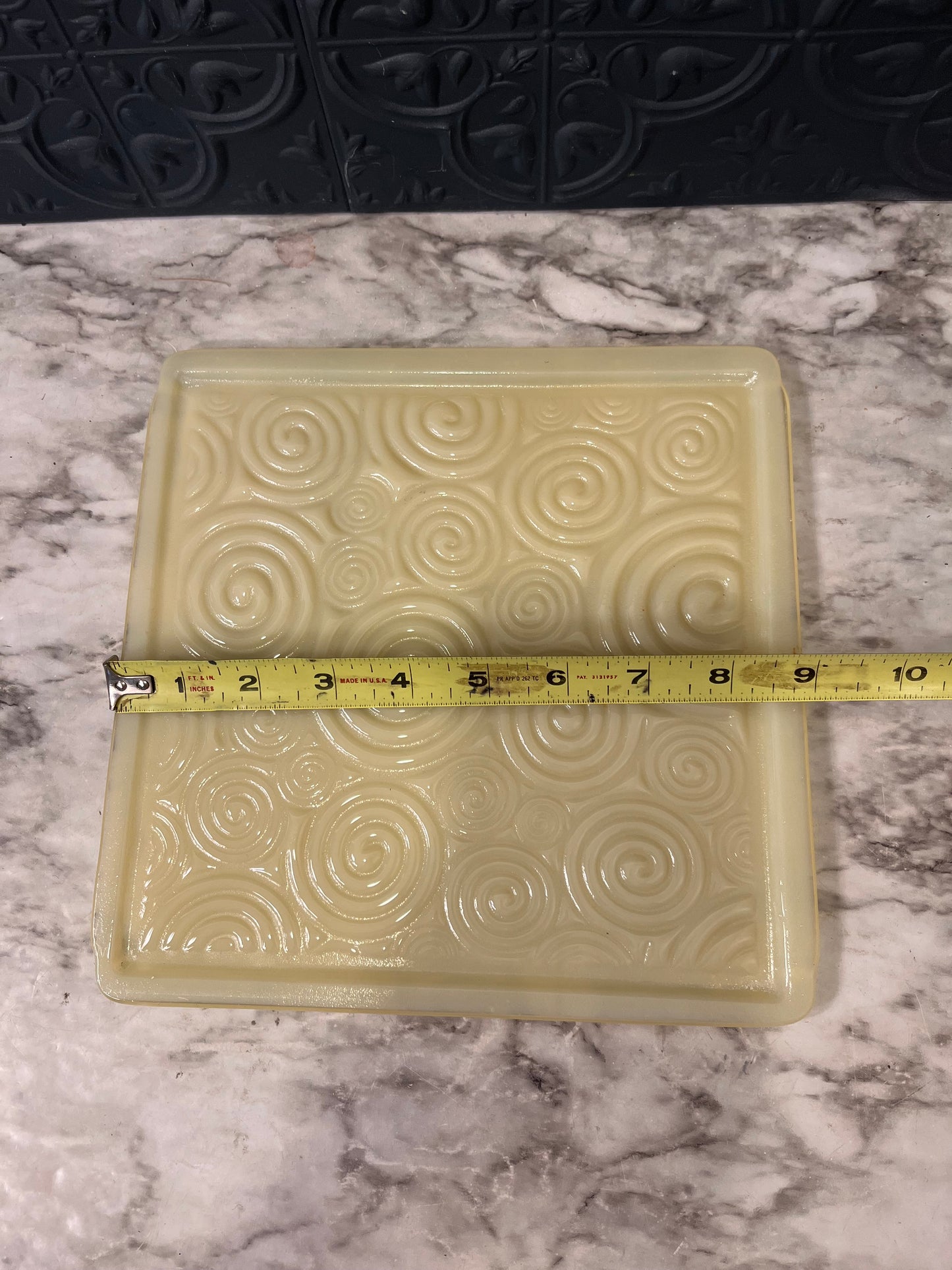 Square Cream Glass Tray with Spirals