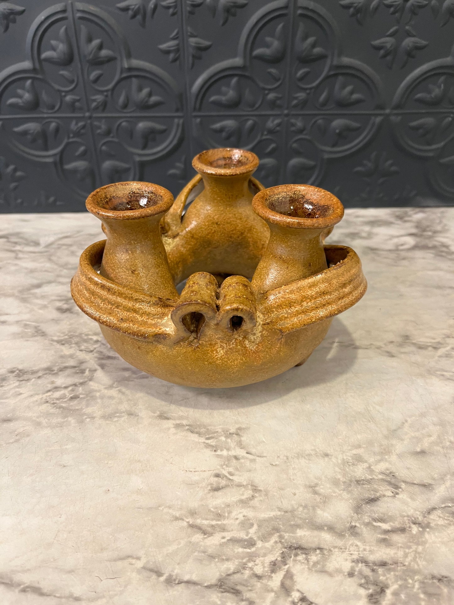 Ring Pottery with 3 Vases