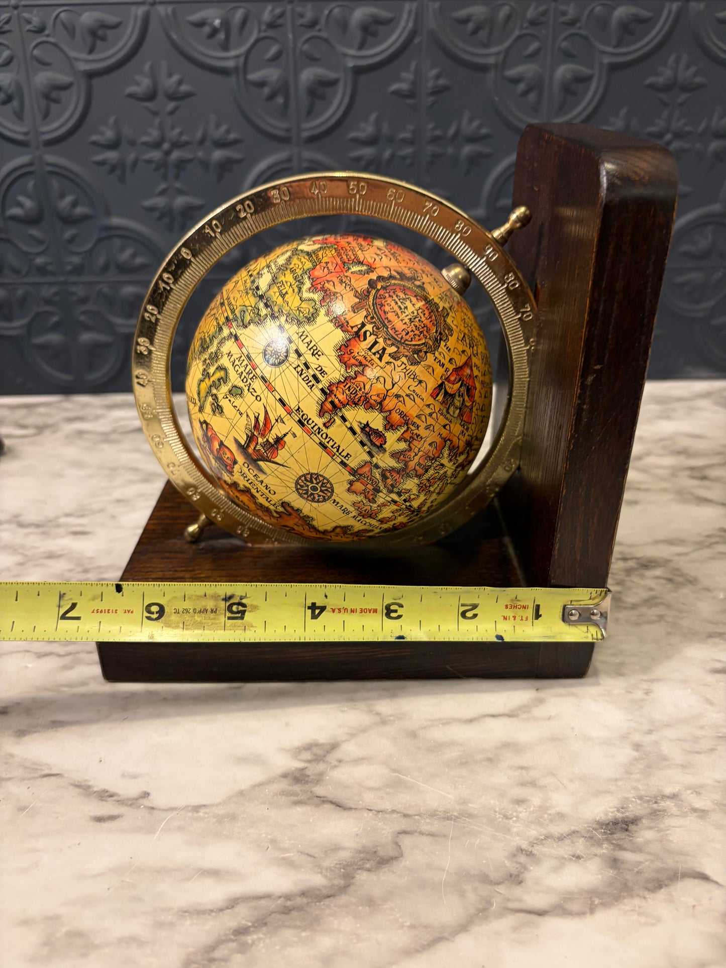 Globe Bookend with Brass - 1 only