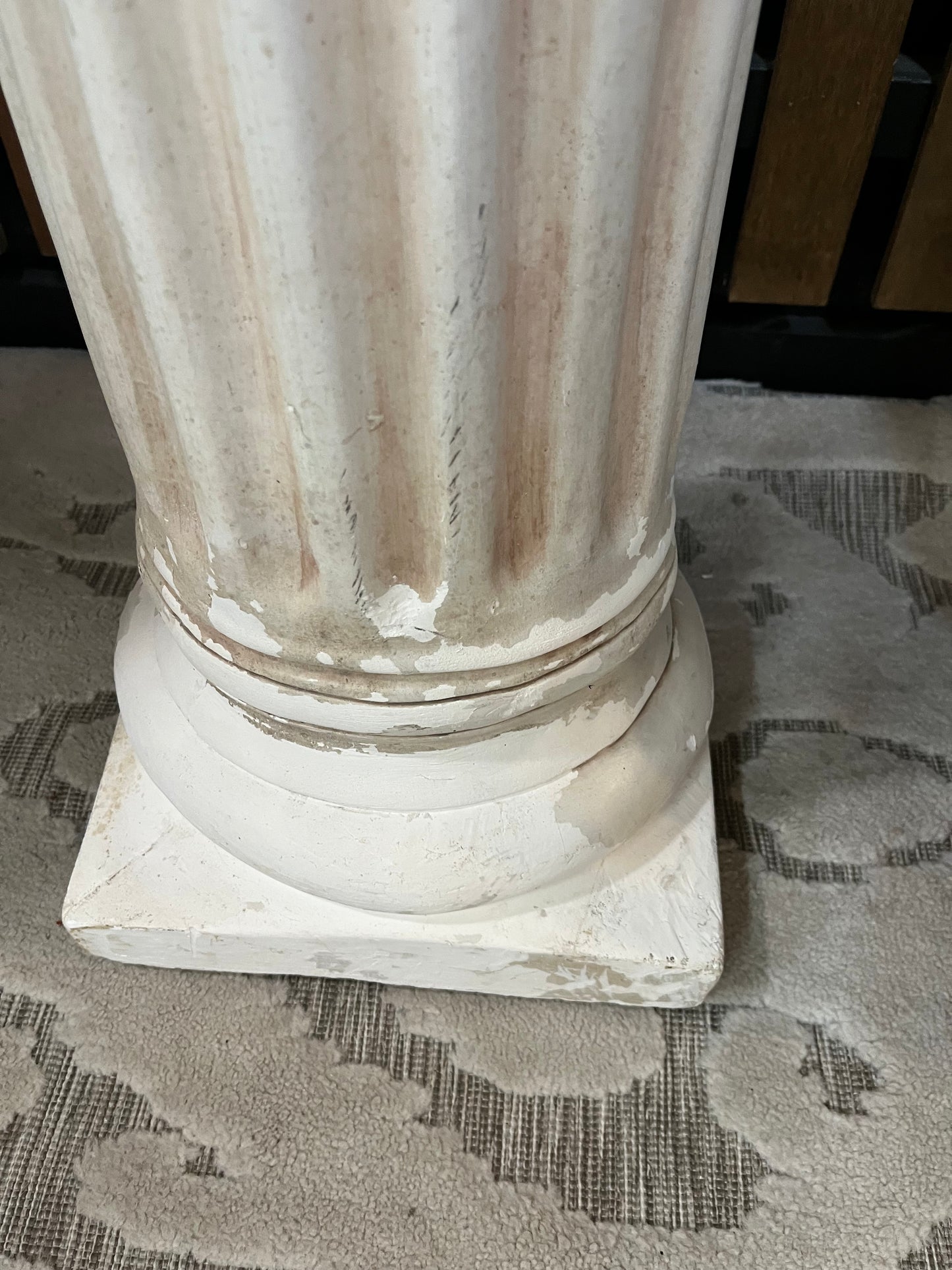 Cream Pillar with Brown Shading