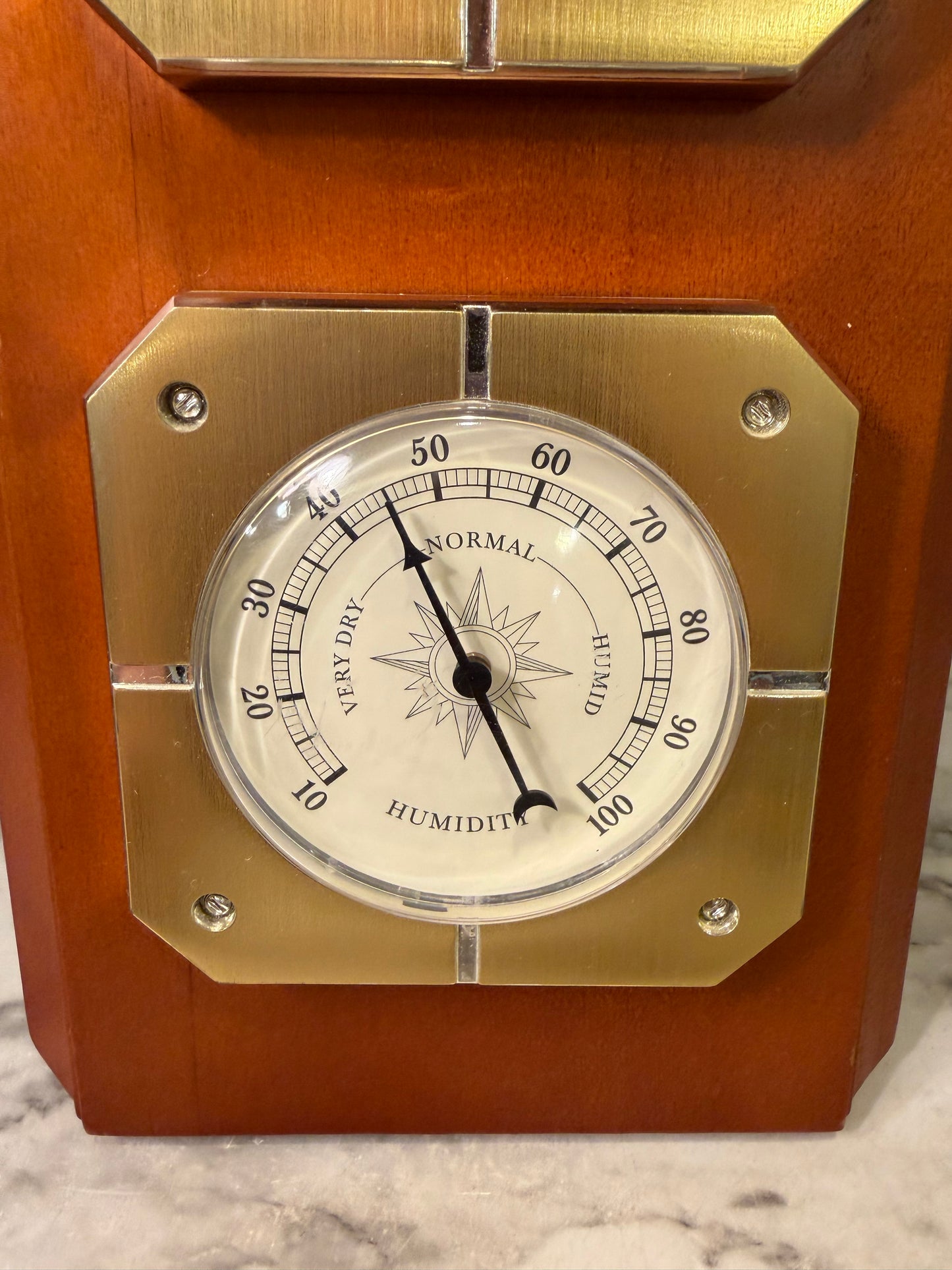 Light Wood Weather Station with Key