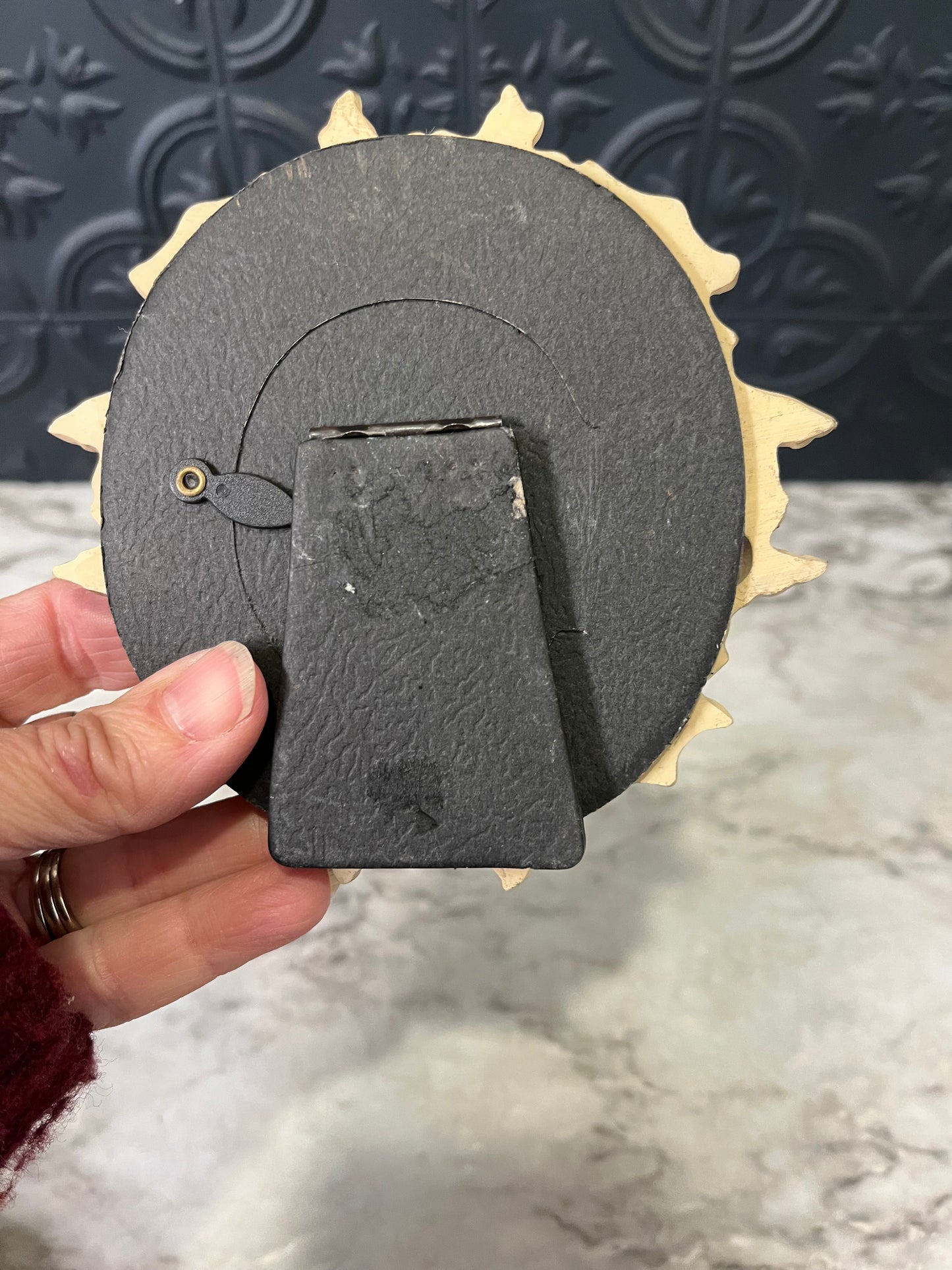 Small Resin ornate frame Cream