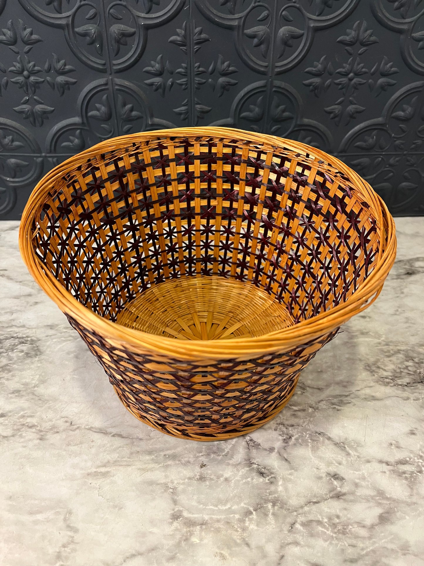 Vintage basket with Dark Strands