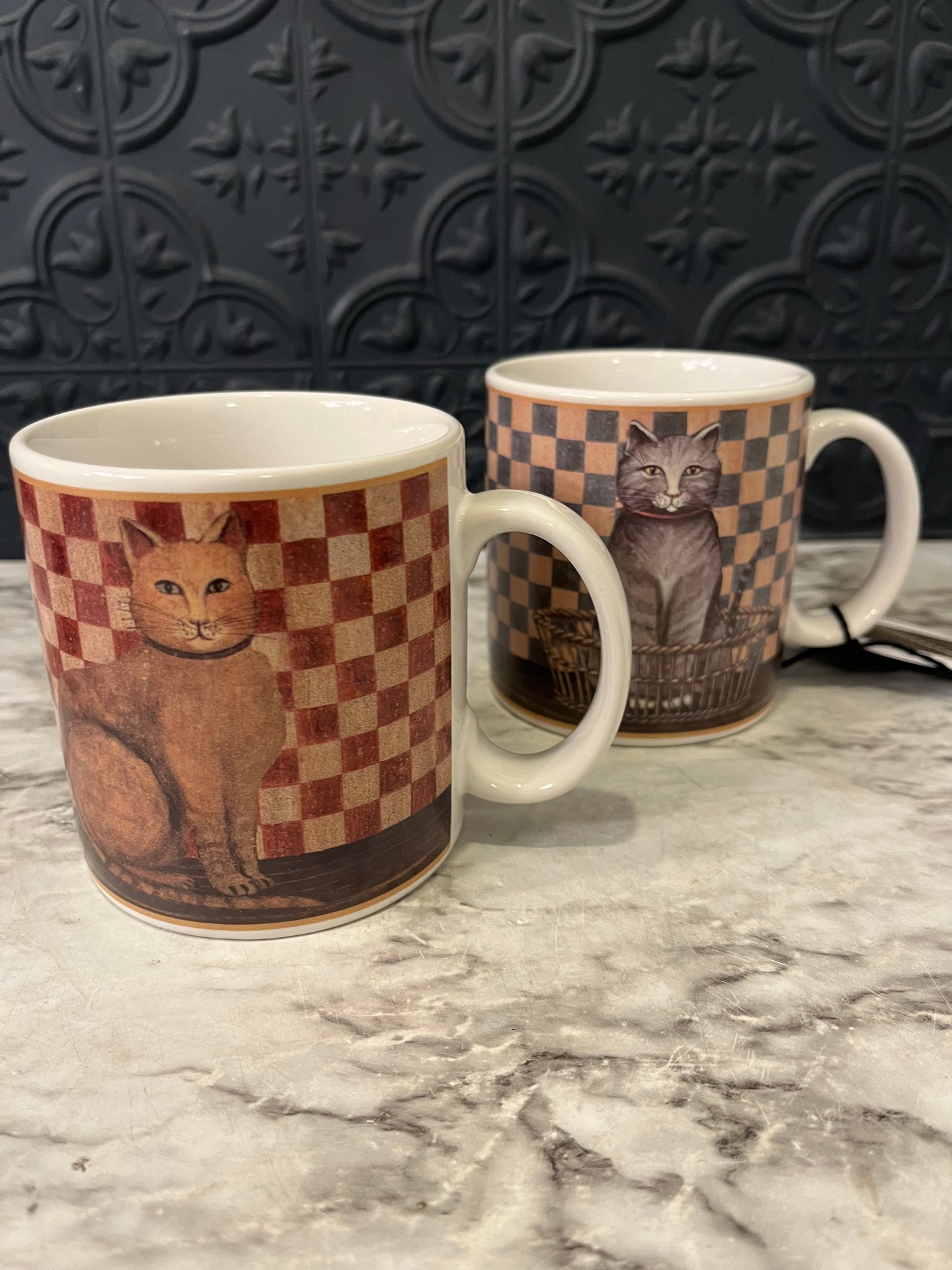 Set of 2 Oneida Cat Mugs