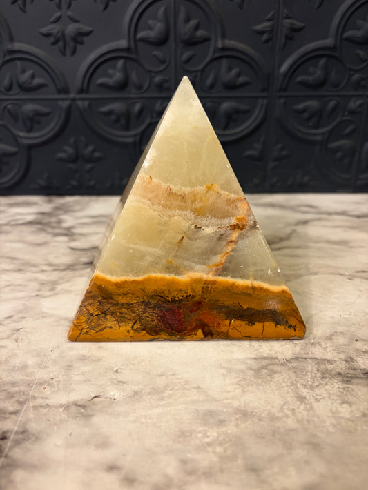 Onyx Pyramid Carmel Color 4"