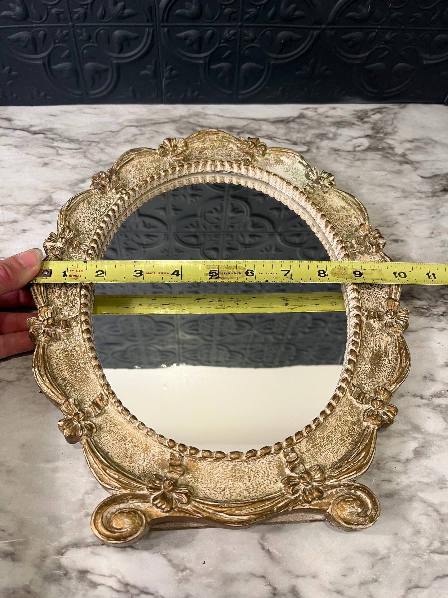 Oval Table top Mirror with Feet