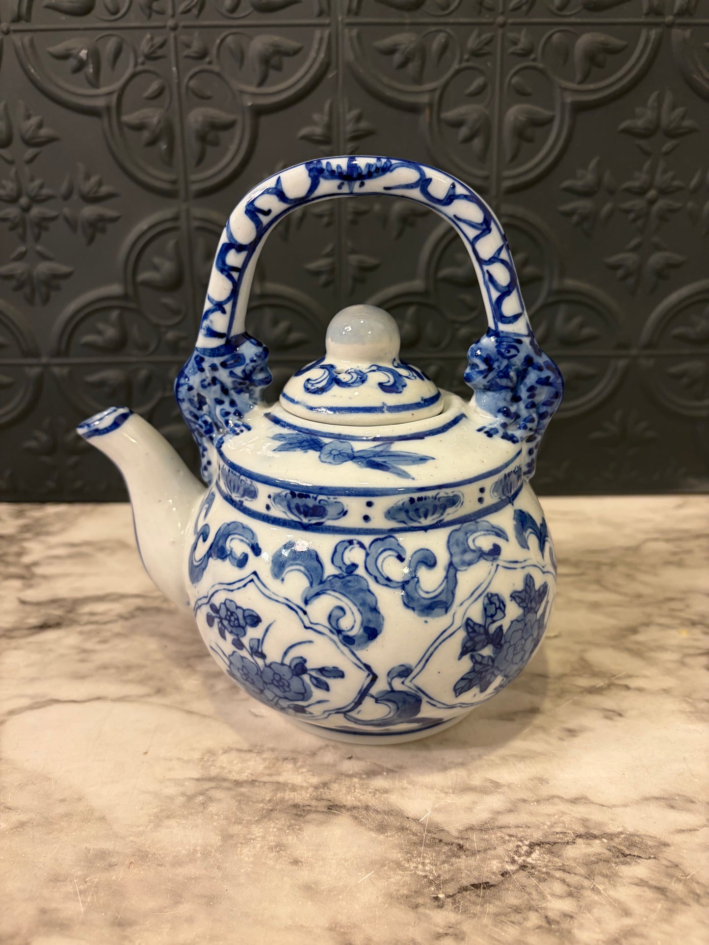 Blue and White Porcelain Teapot with Gecko handle