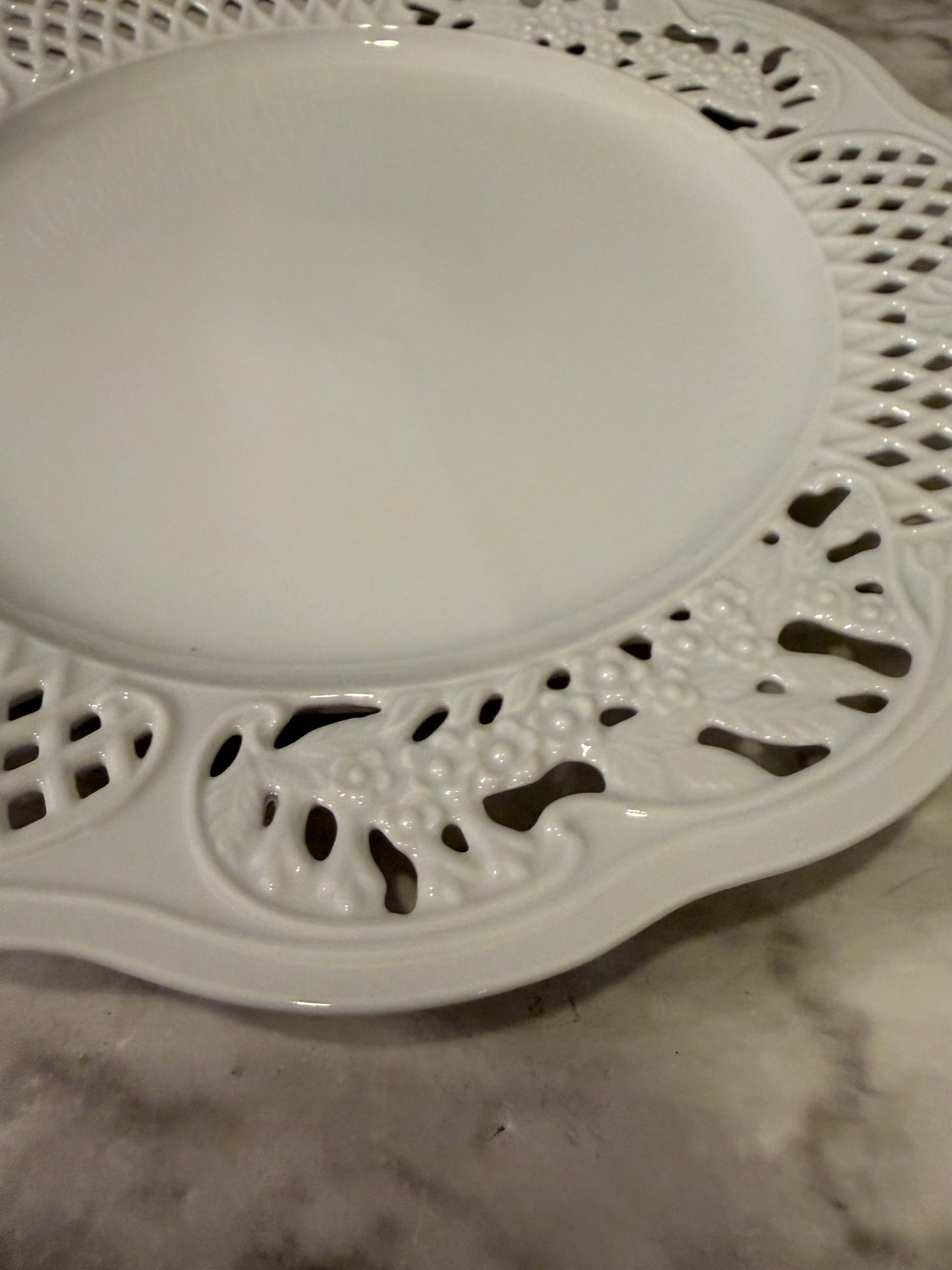 White Lace Edge Plate 10"