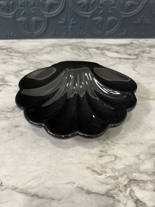 Black Ceramic Shell Bowl